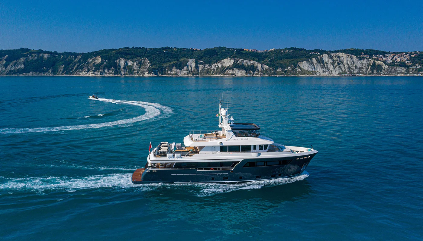 Cantiere Delle Marche Explorer Yachts Darwin Class 102 — photo 1