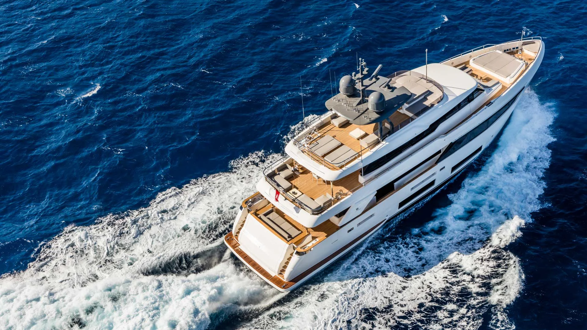 Custom Line Navetta 33 — photo 4