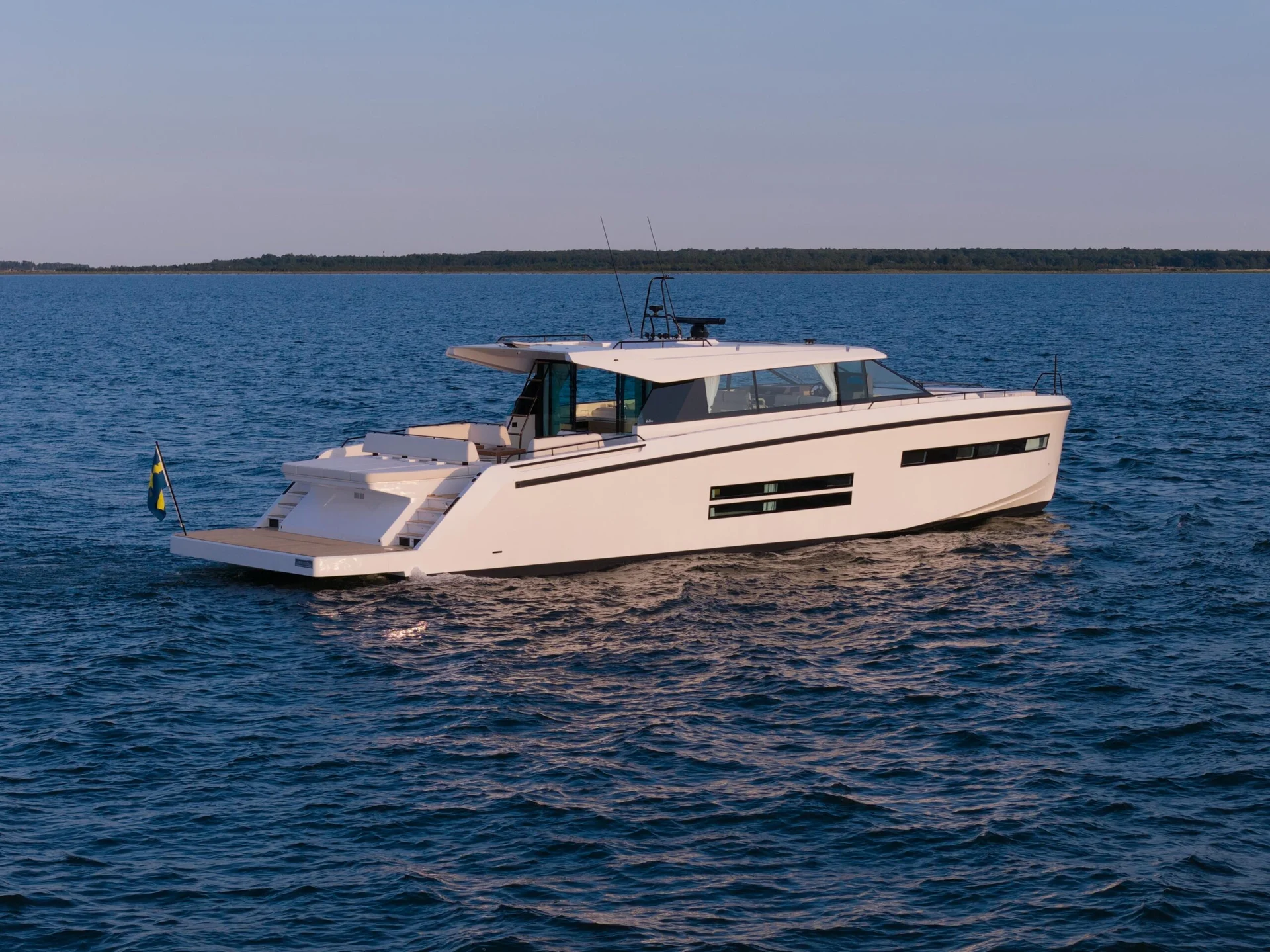Delta Powerboats 72 coupé — photo 2