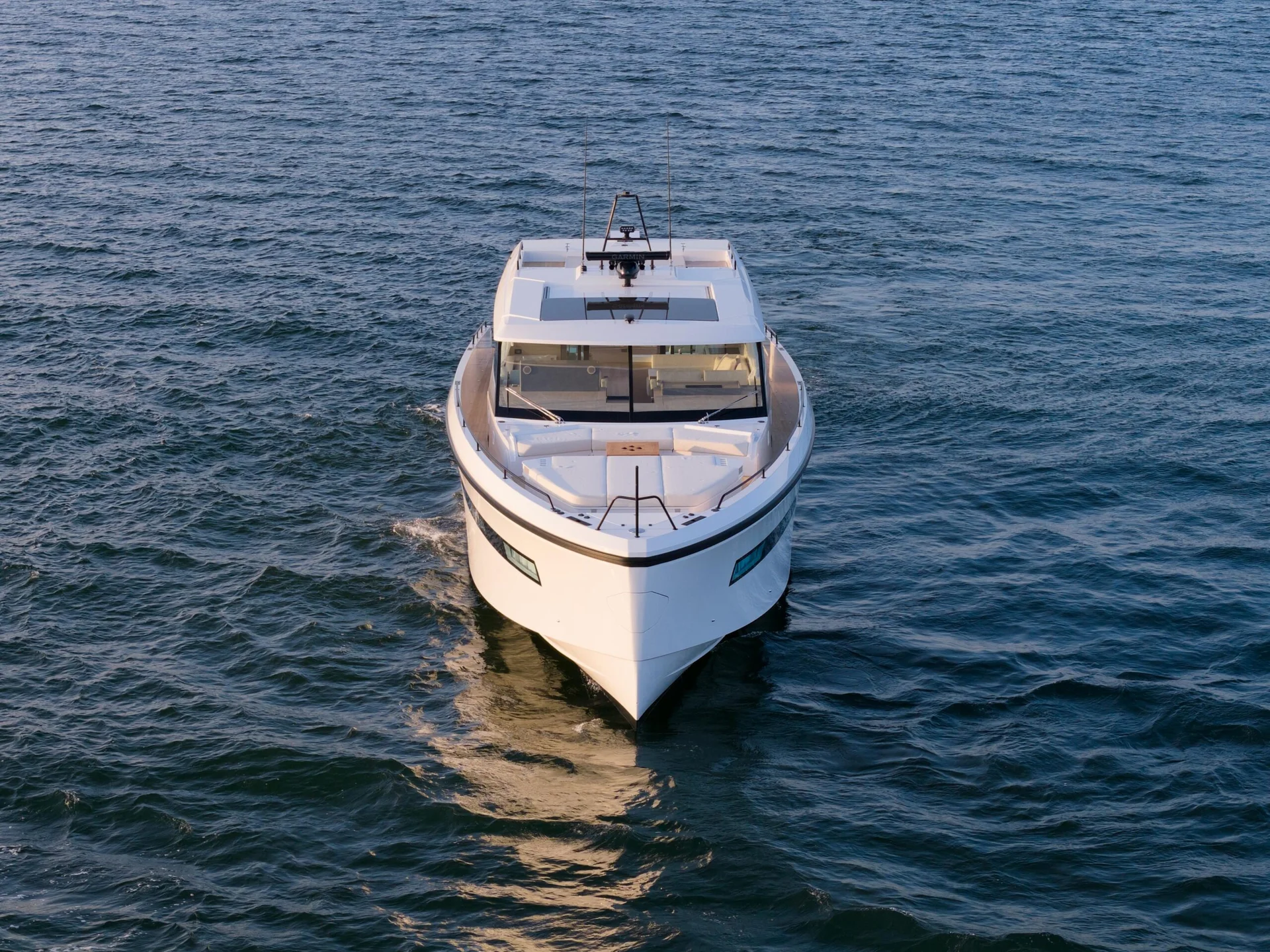 Delta Powerboats 72 coupé — photo 3