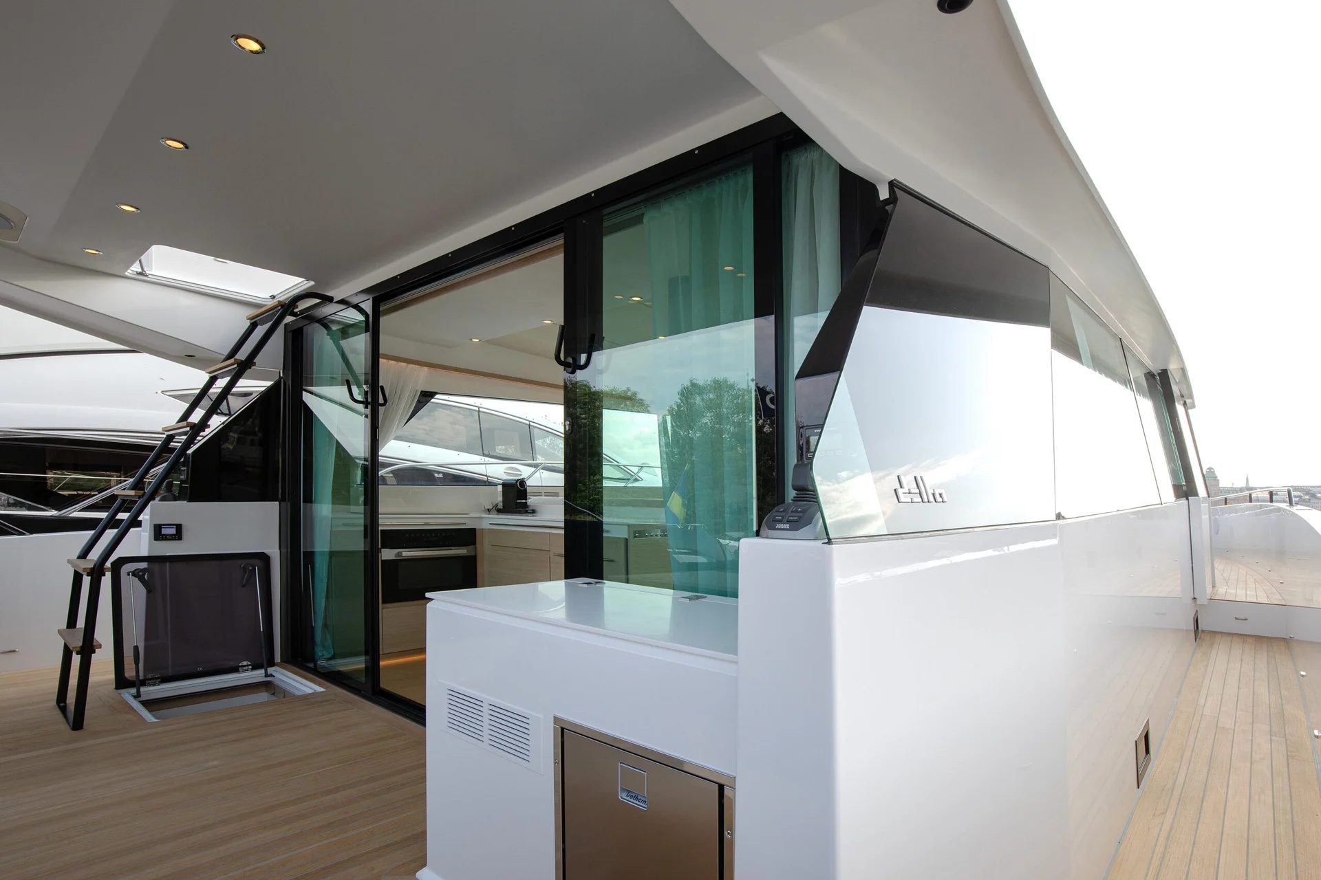Delta Powerboats 72 coupé — photo 7