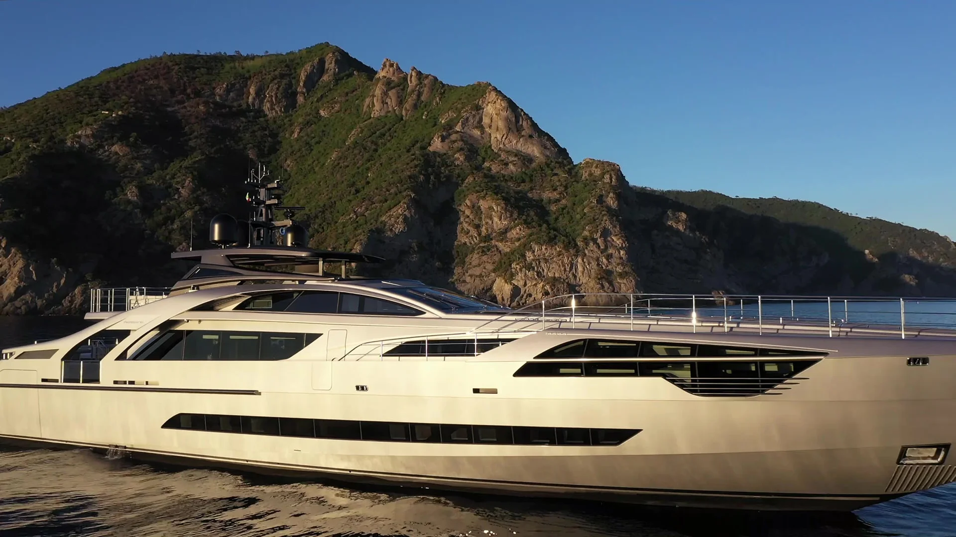 Pershing 140 — photo 2