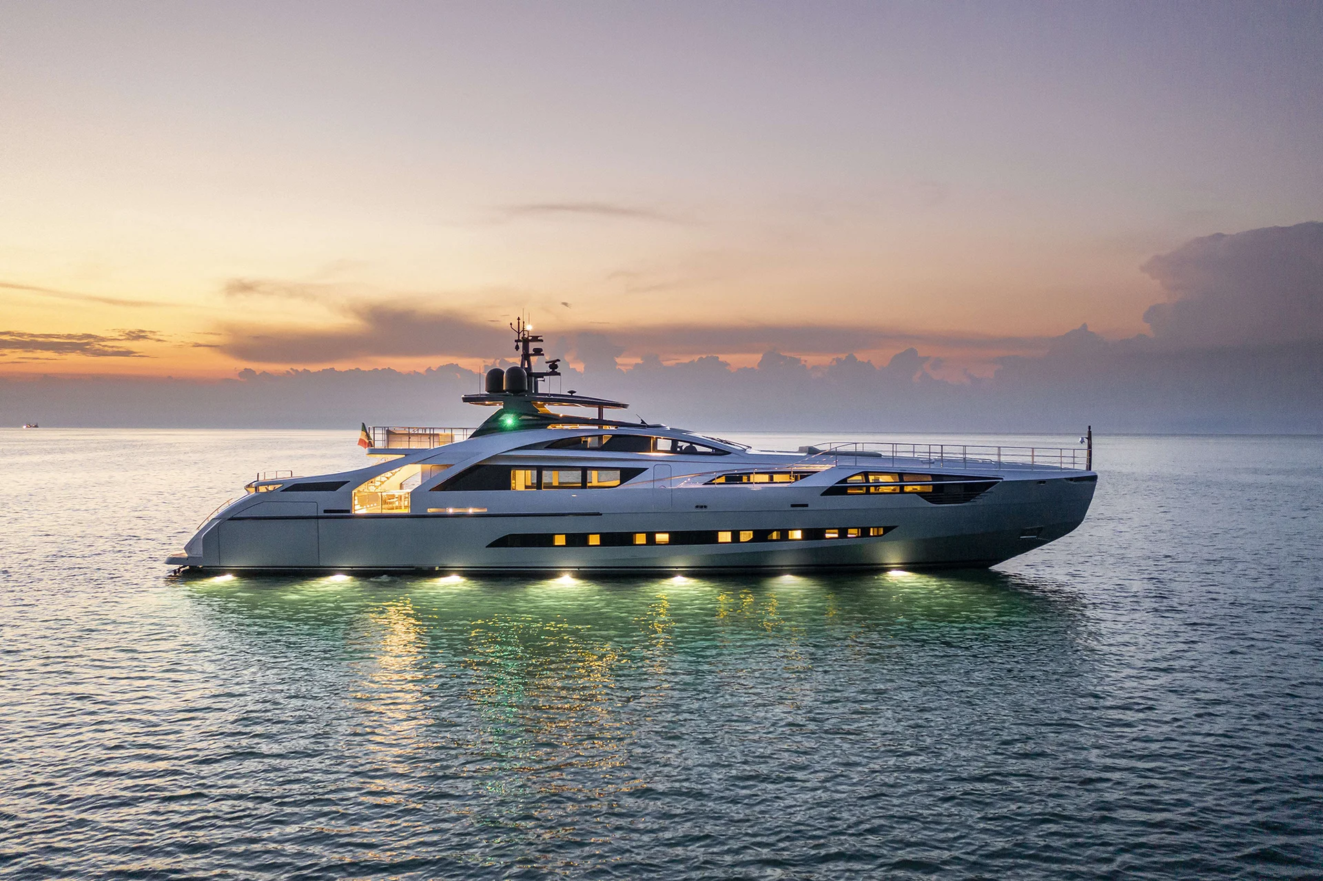 Pershing 140 — photo 9
