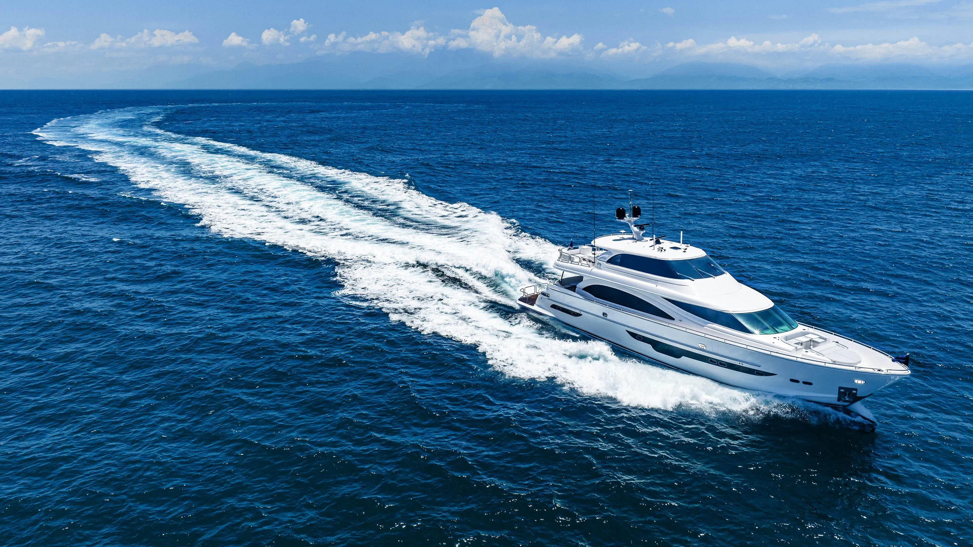 Horizon Yachts E90 — photo 2