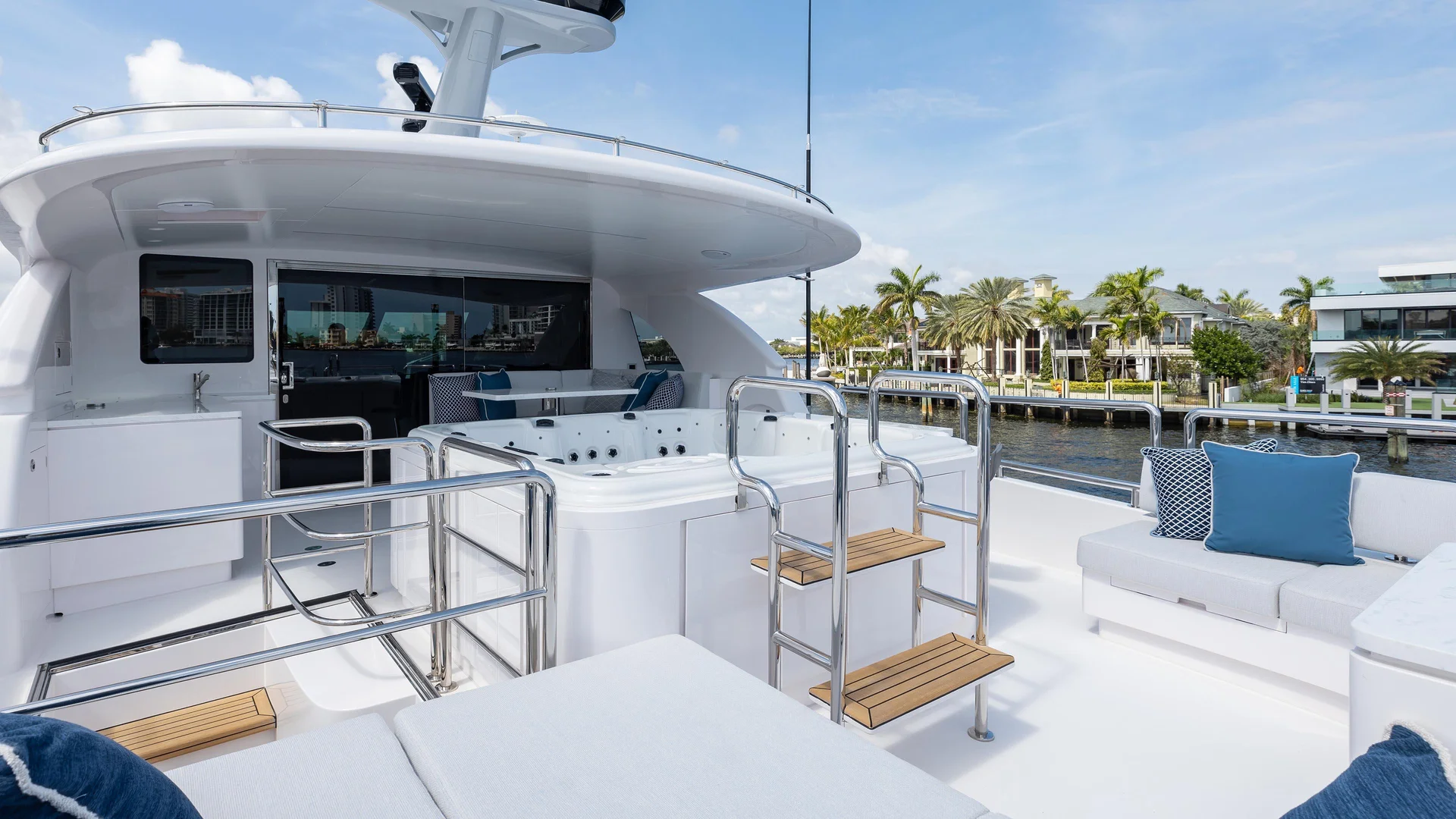 Horizon Yachts E90 — photo 5