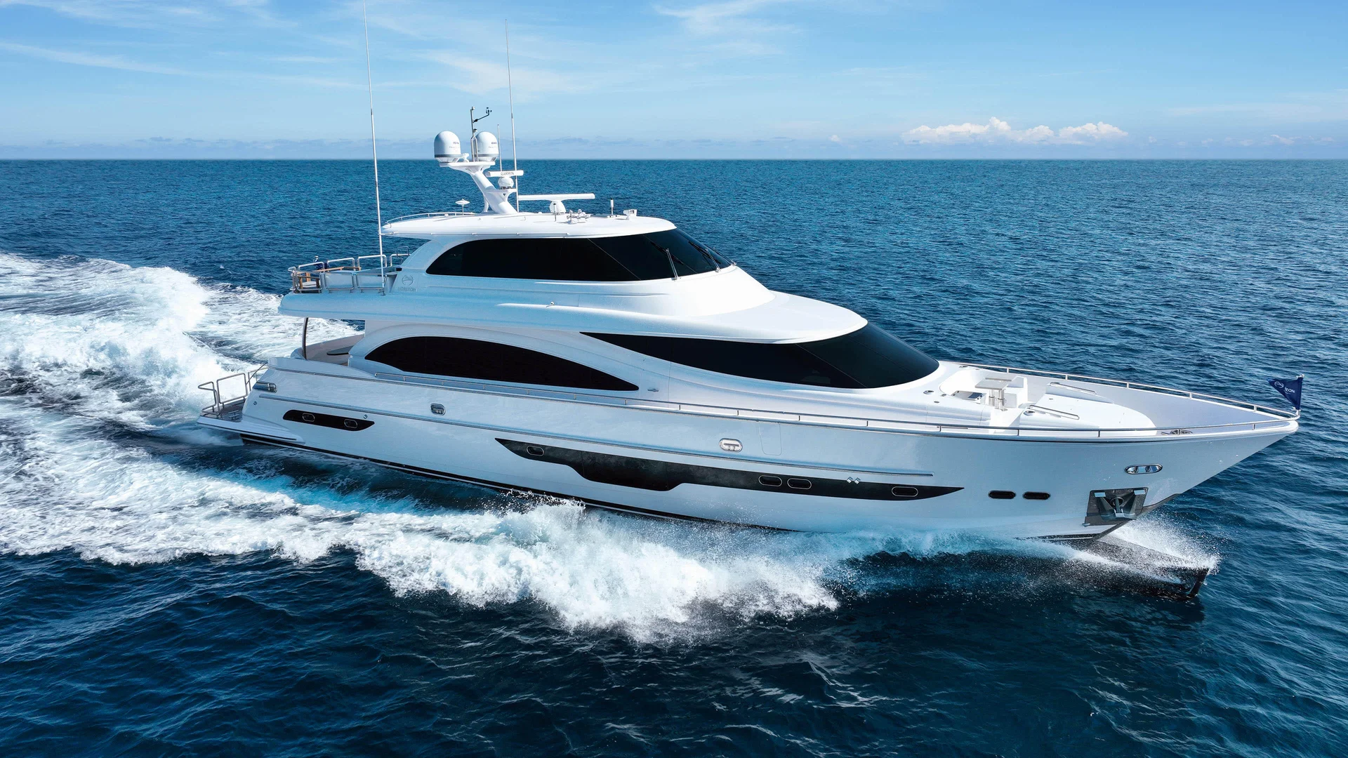 Horizon Yachts E90 — photo 1