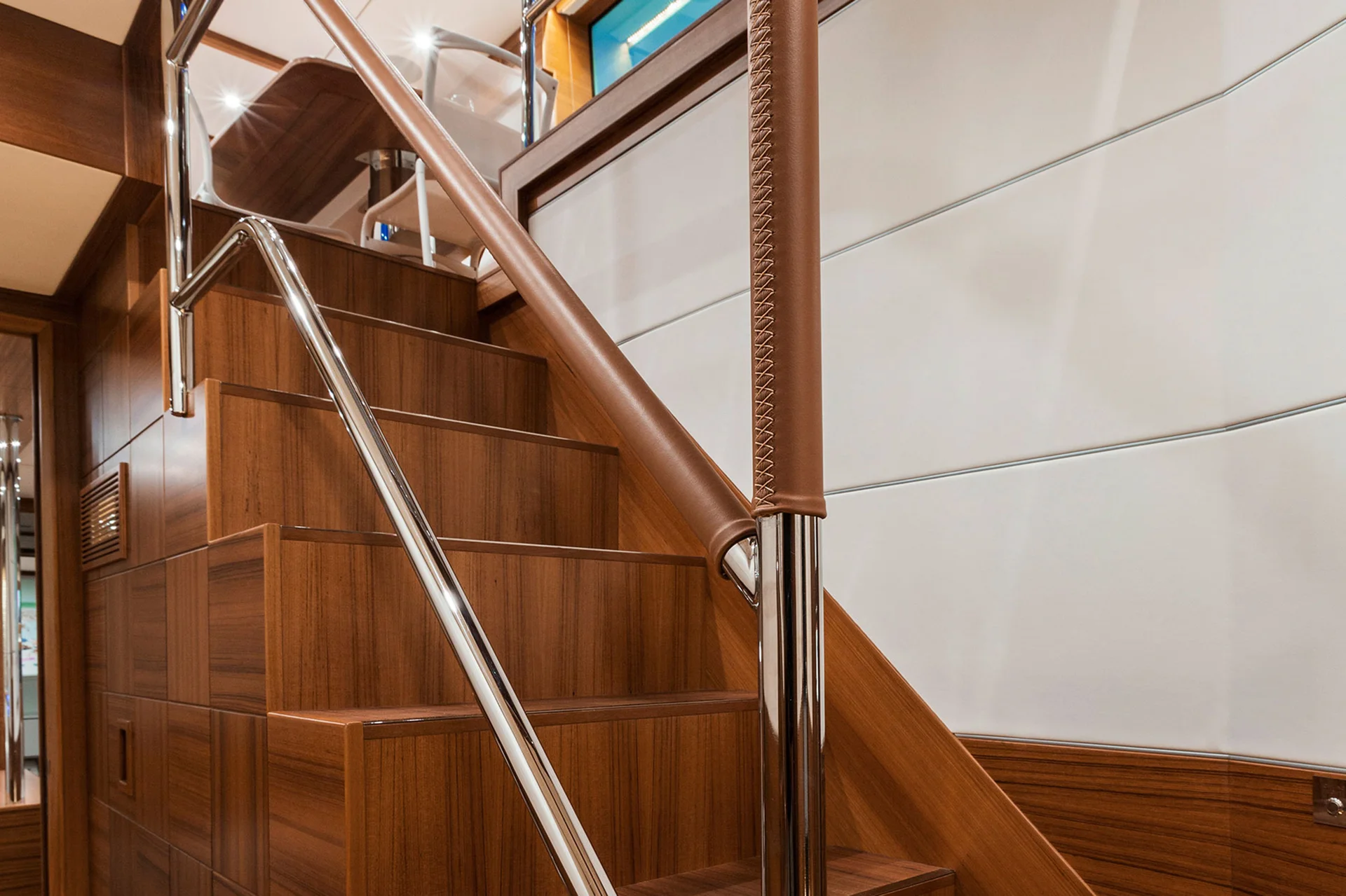 Delta Powerboats 88 carbon — photo 7