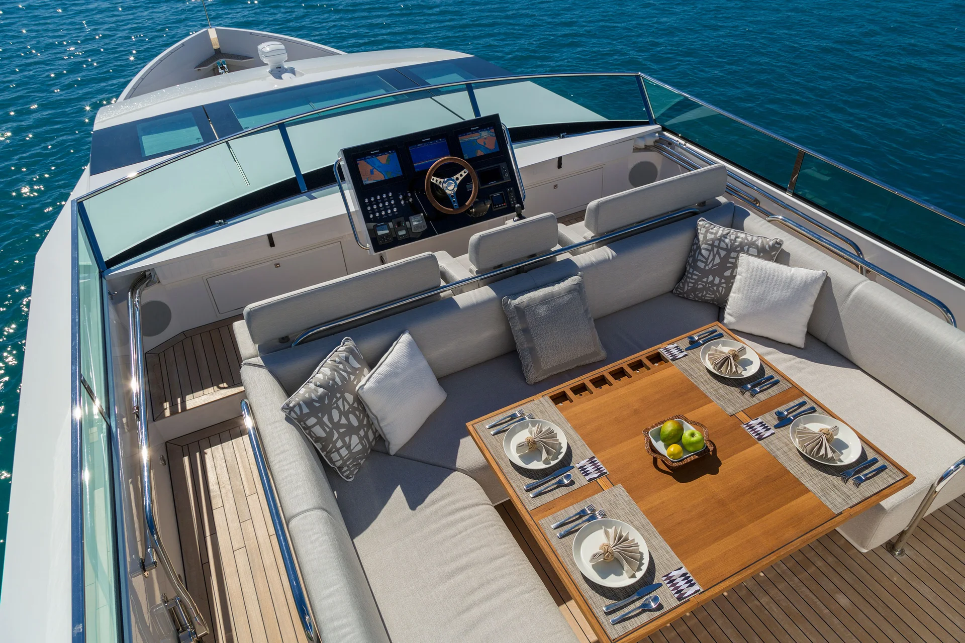 Delta Powerboats 88 carbon — photo 10