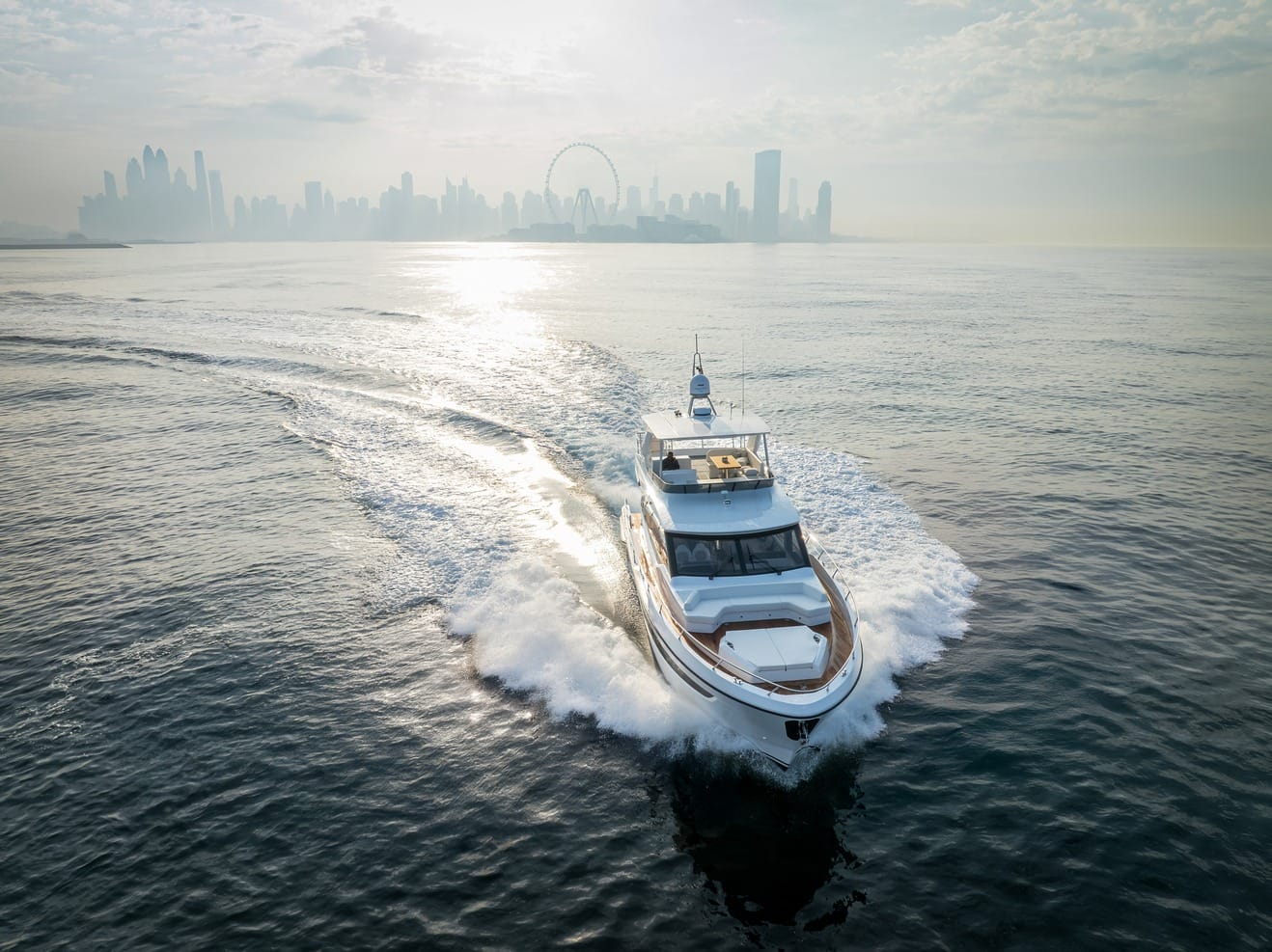 Majesty Yachts Majesty 65 — photo 10