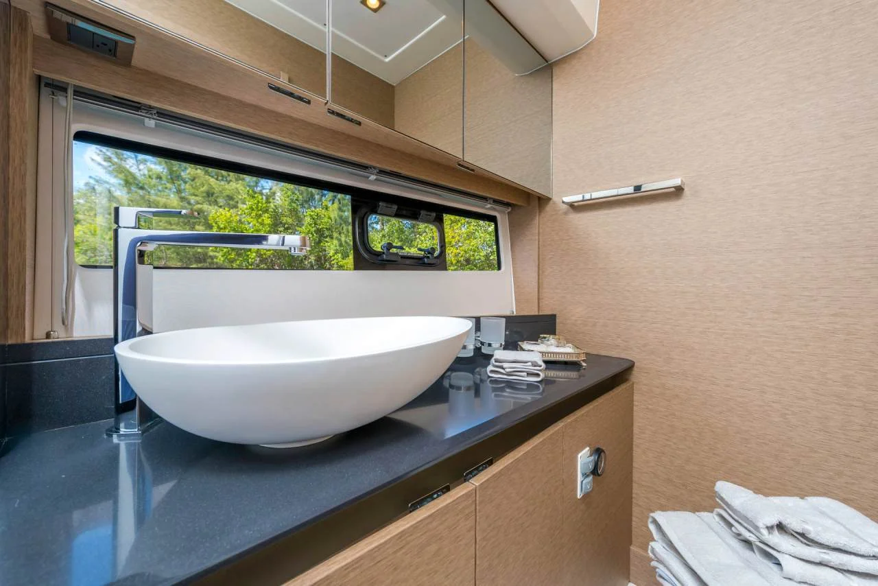 Prestige Yachts Prestige 460 — photo 3
