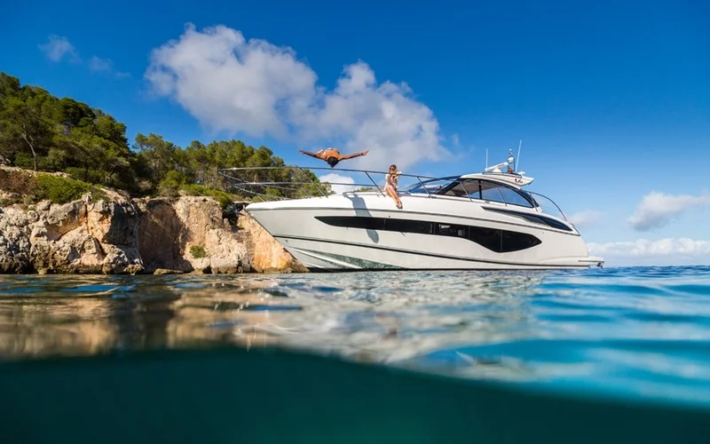 Princess Yachts V50 — photo 4