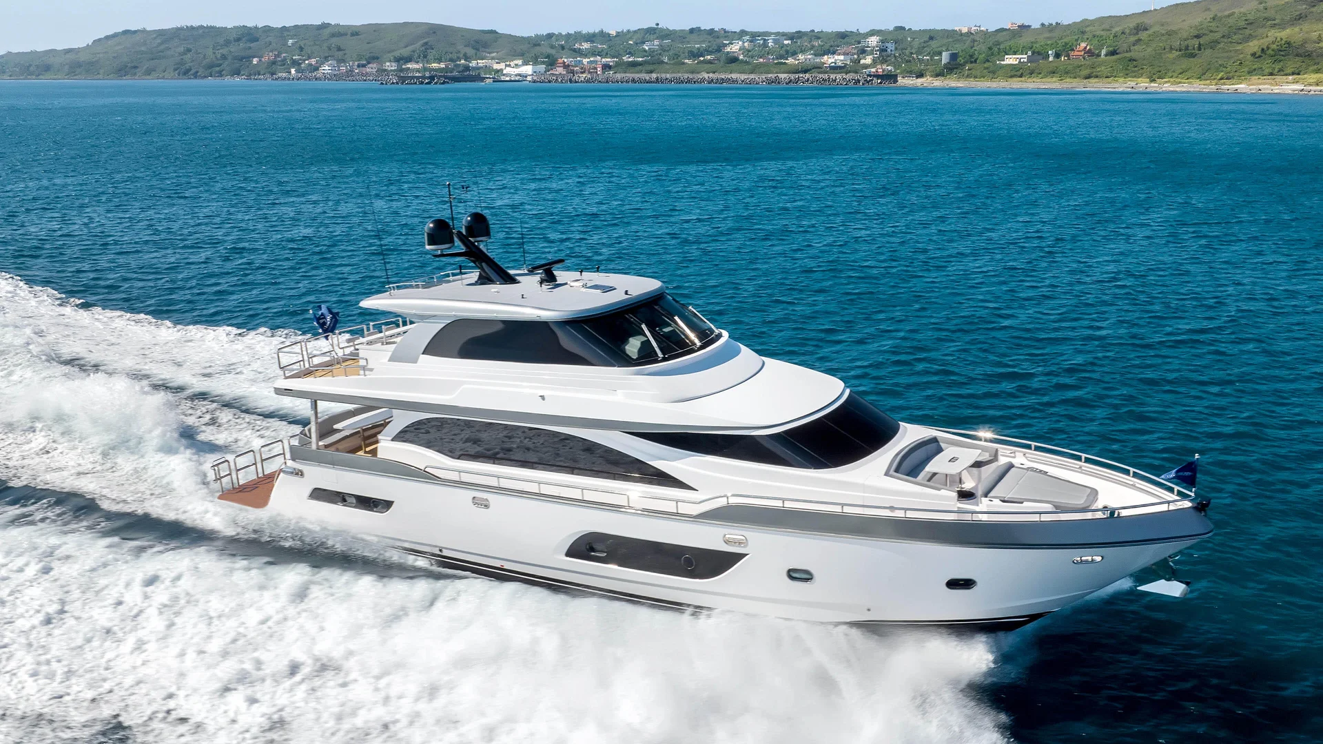 Horizon Yachts E75 — photo 1