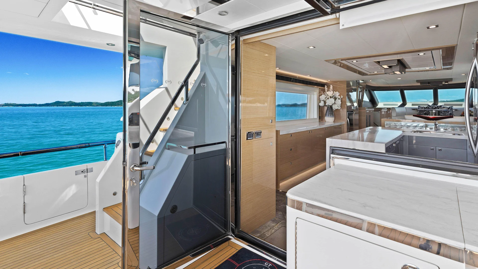 Horizon Yachts E75 — photo 10