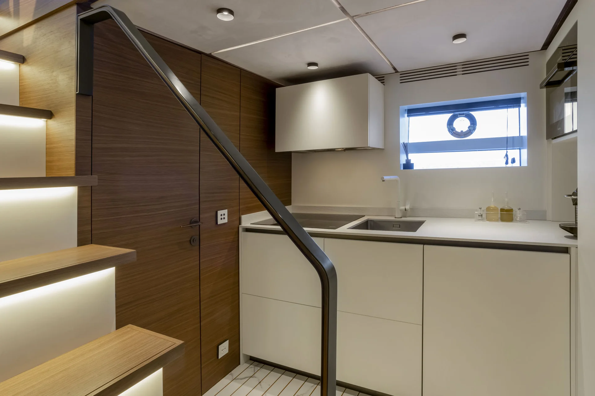 EVO Yachts Evo V8 — photo 5