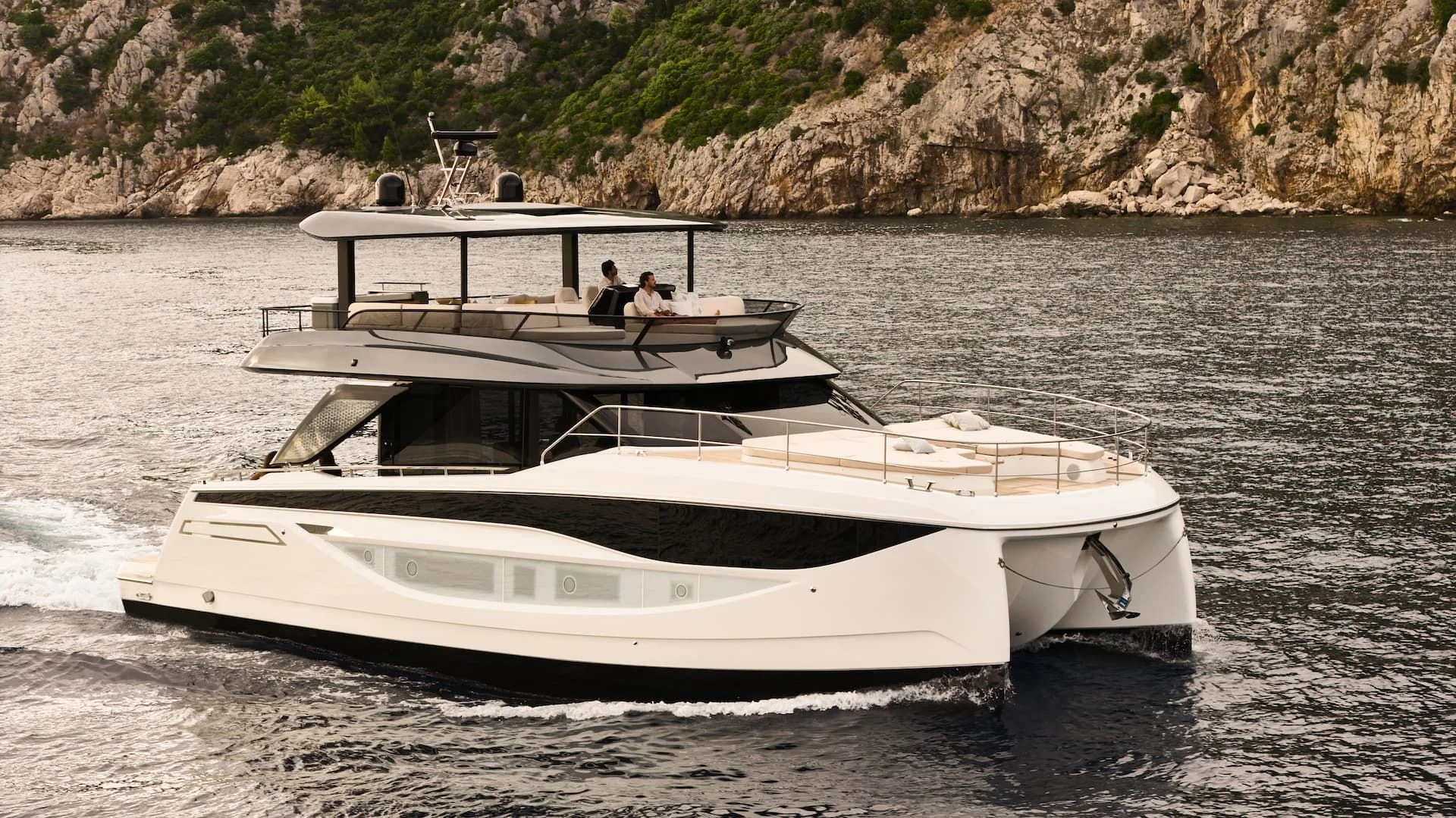 Prestige Yachts M7 — photo 1