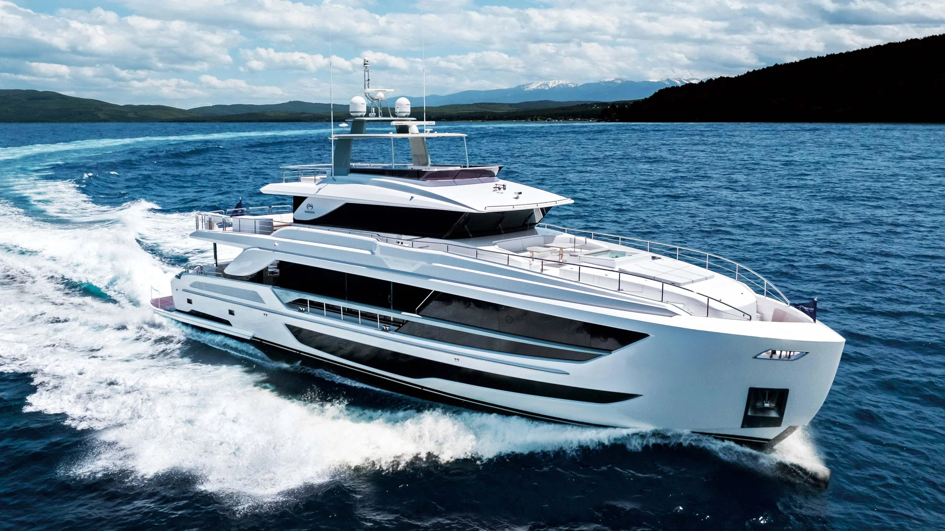 Horizon Yachts FD110 — photo 1