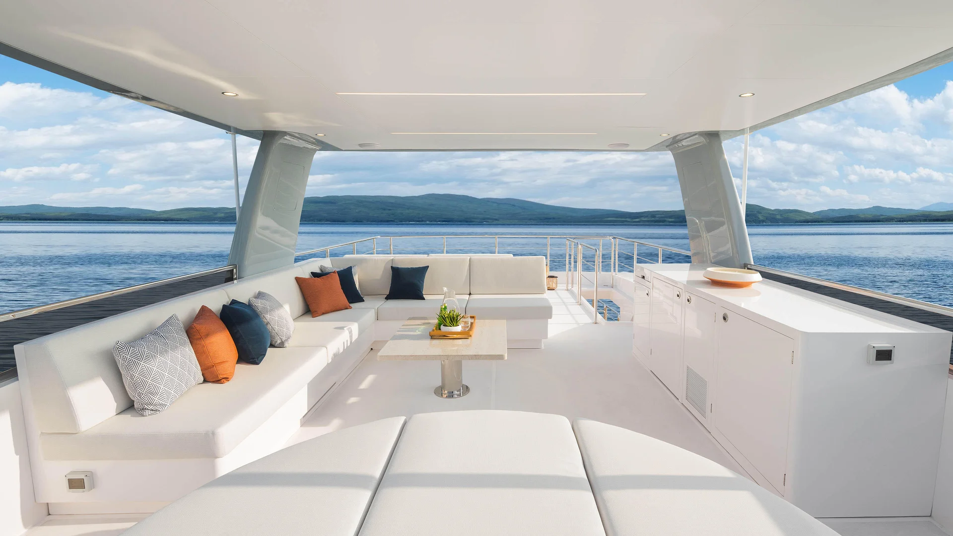 Horizon Yachts FD110 — photo 6