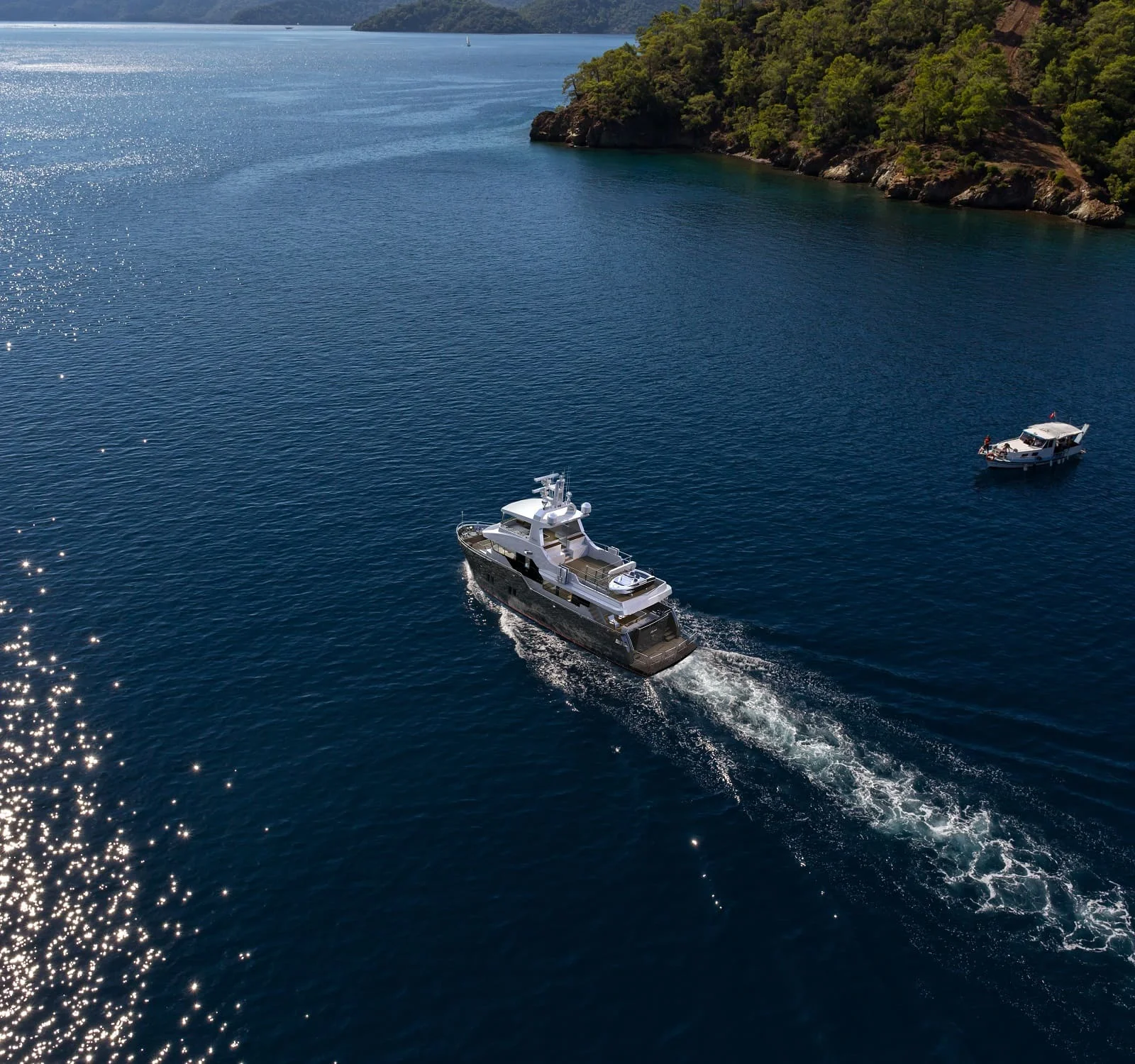 Bering Yachts B72 — photo 3