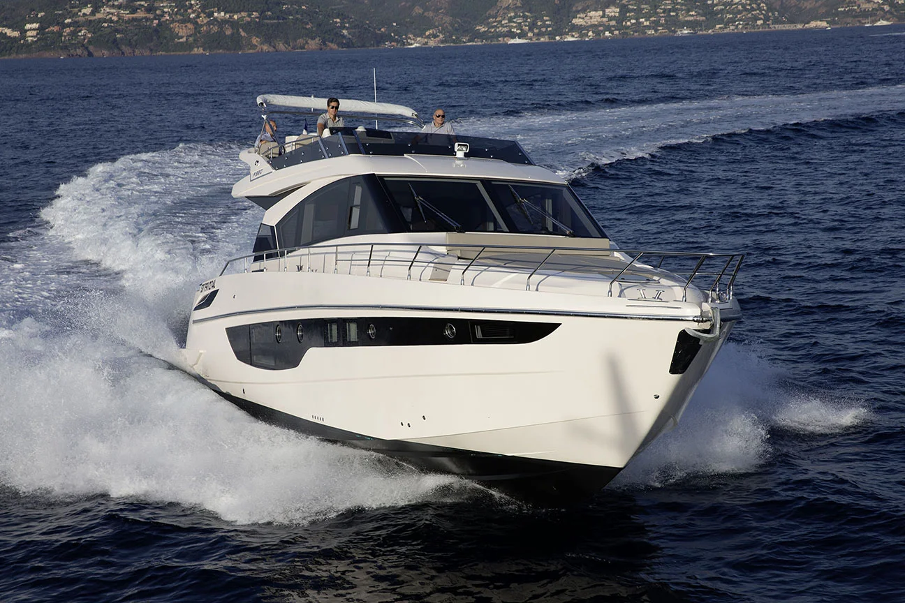 Cayman Yachts F520 — photo 2