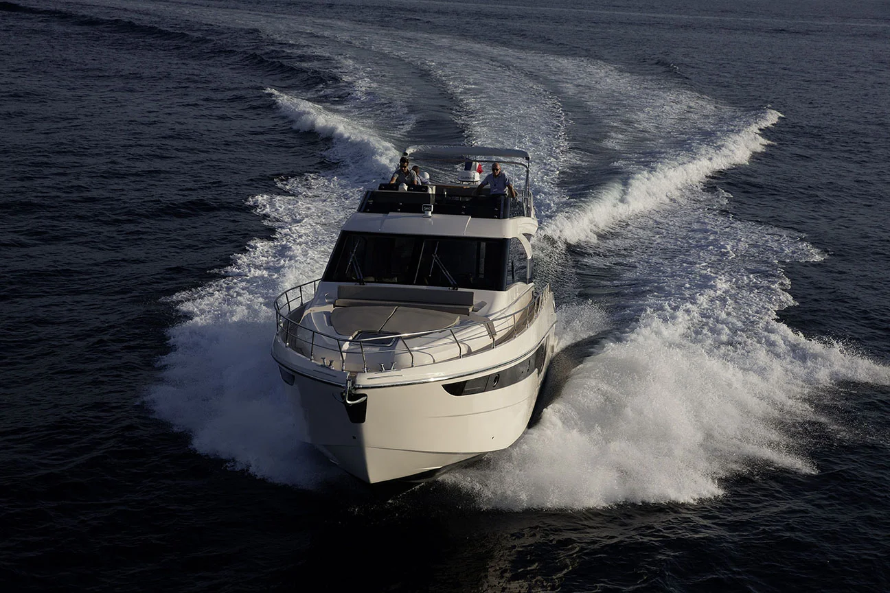 Cayman Yachts F520 — photo 6