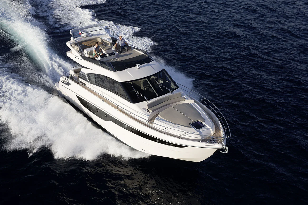 Cayman Yachts F520 — photo 8