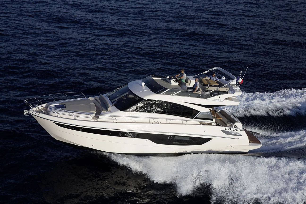 Cayman Yachts F520 — photo 9