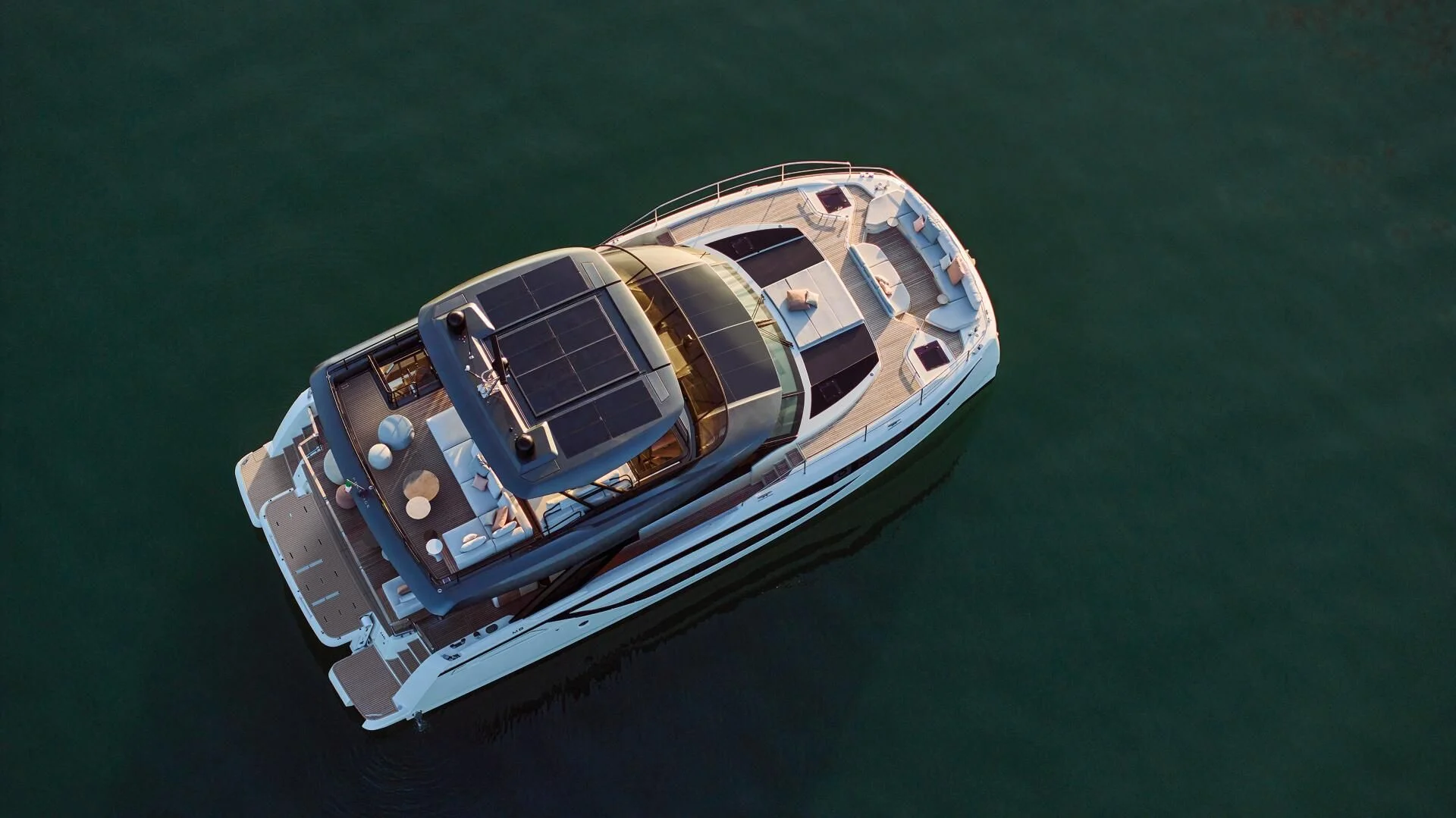 Prestige Yachts M8 — photo 8