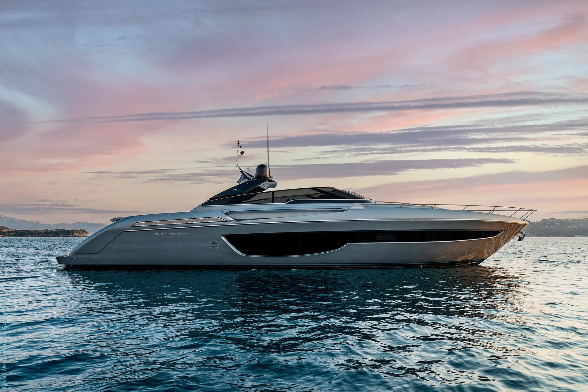 Riva 76 Bahamas — photo 9