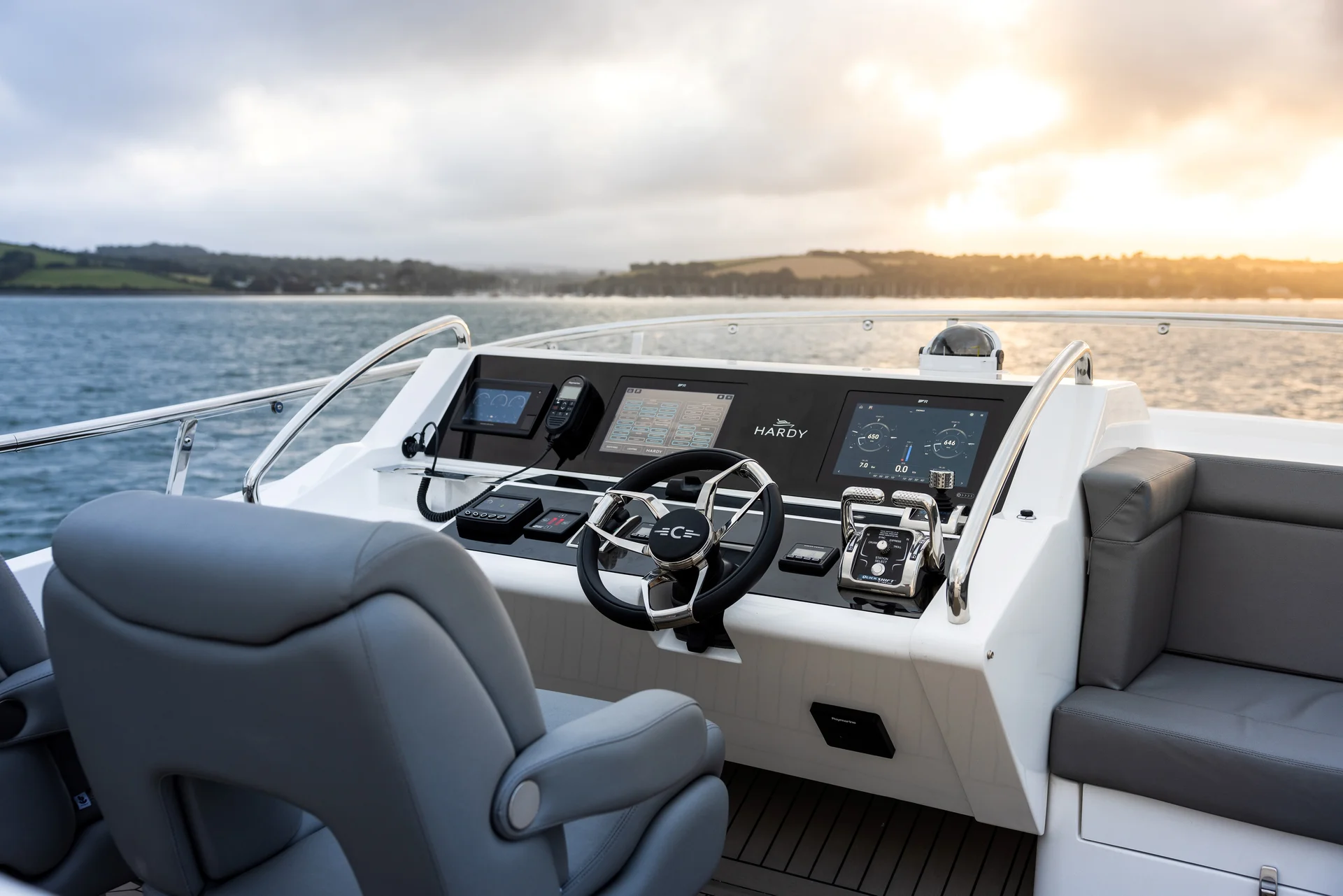 Hardy Marine Hardy 50DS — photo 5