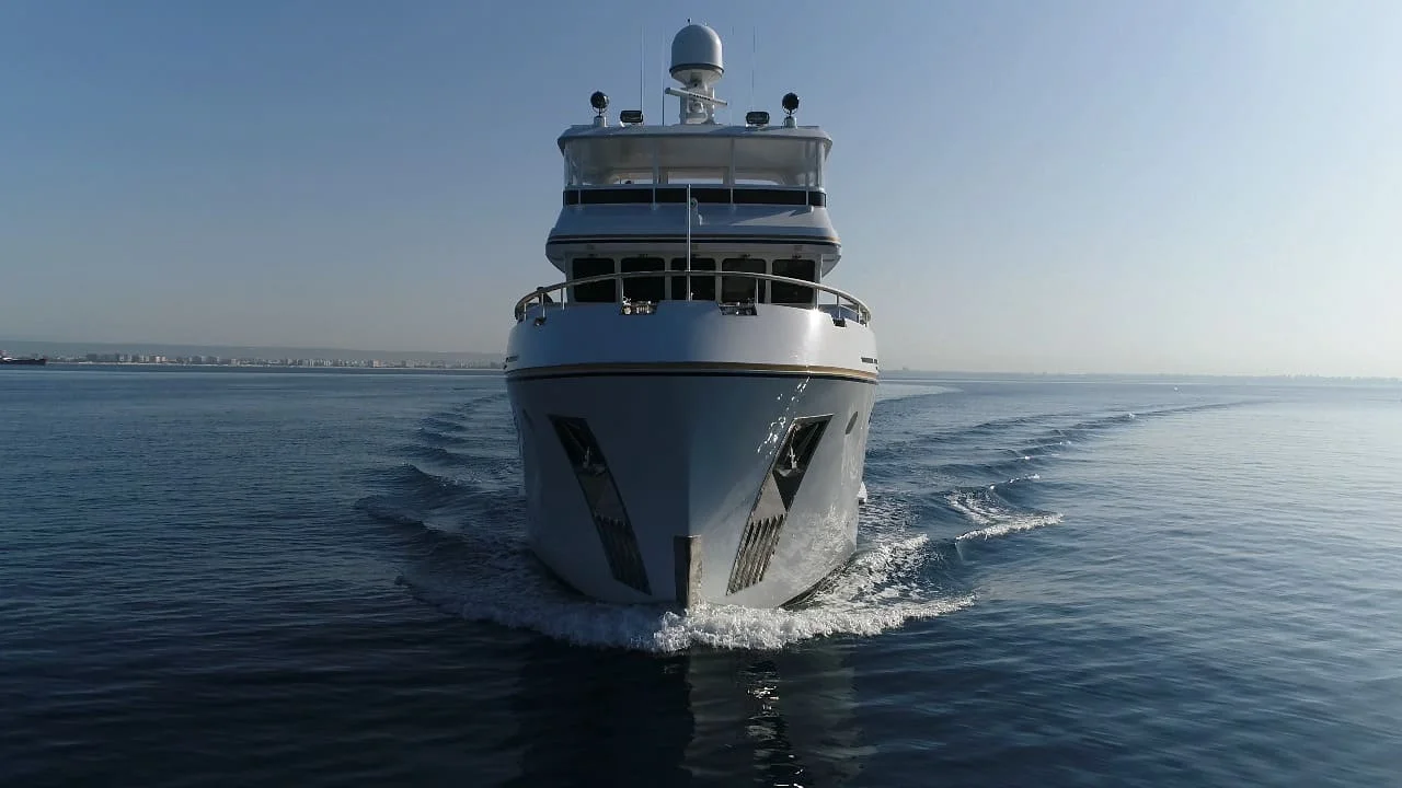 Bering Yachts B88 — photo 7