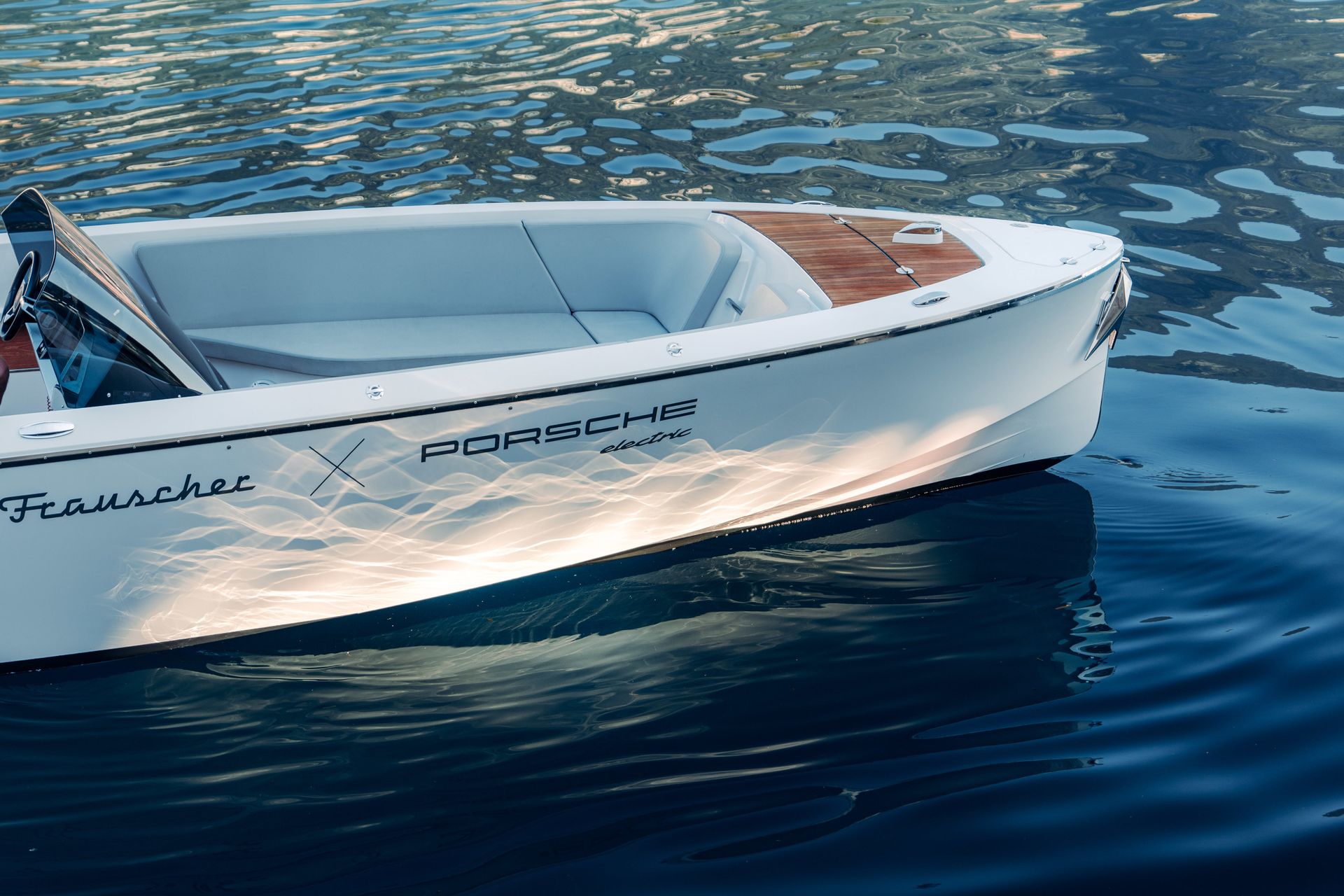Frauscher X Porsche 850 Fantom Air — photo 9