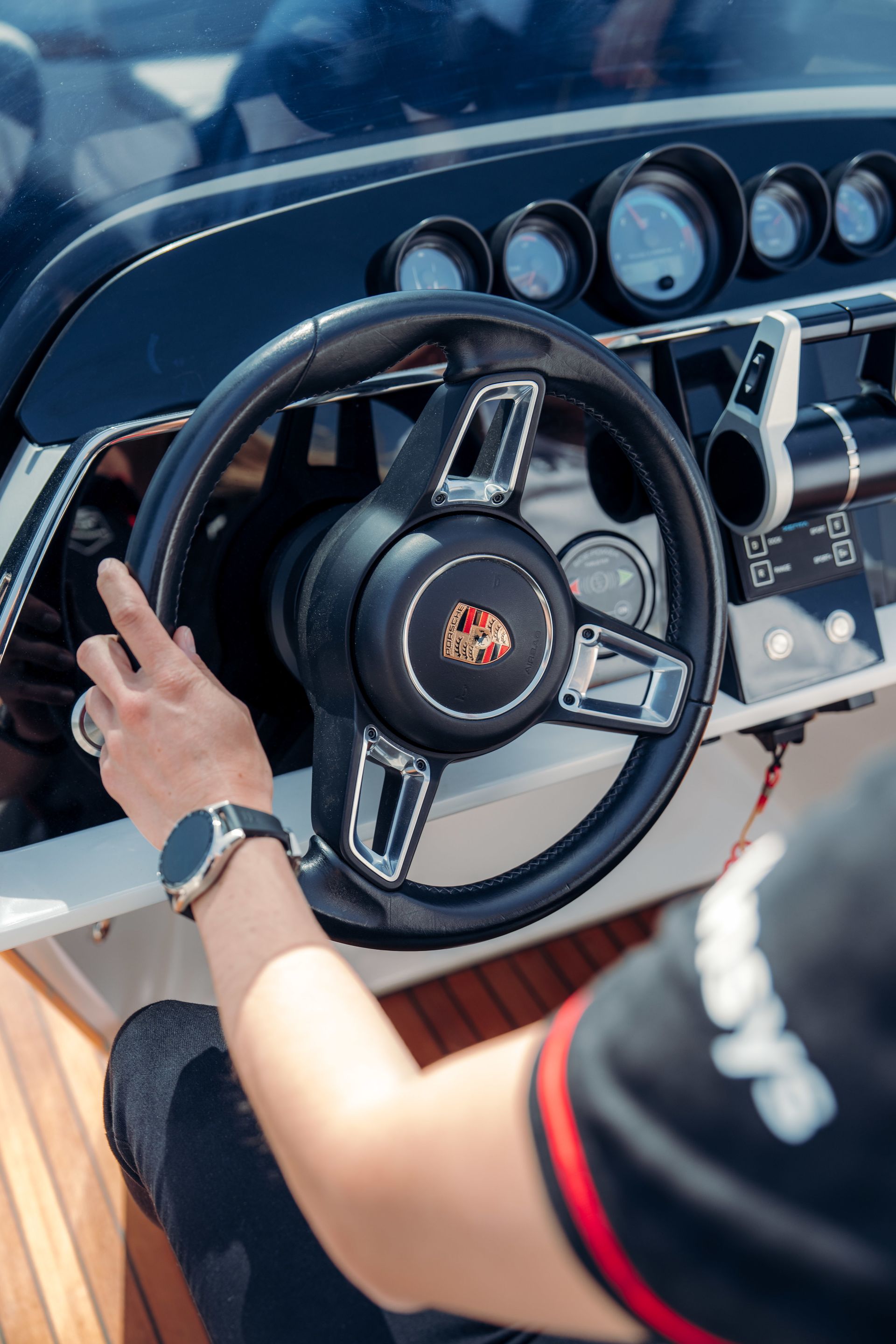 Frauscher X Porsche 850 Fantom Air — photo 5