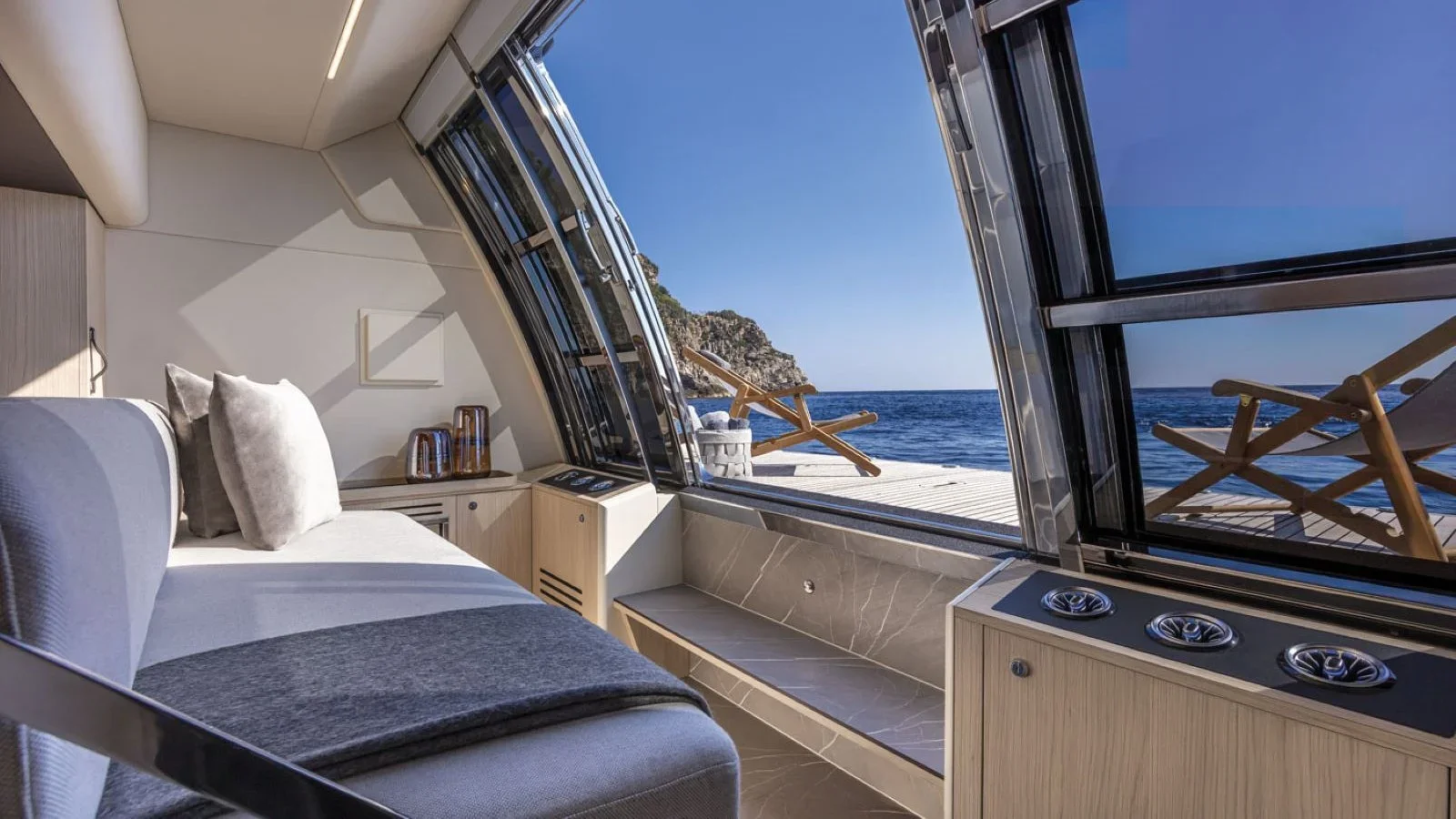 Absolute Yachts Navetta 64 — photo 8