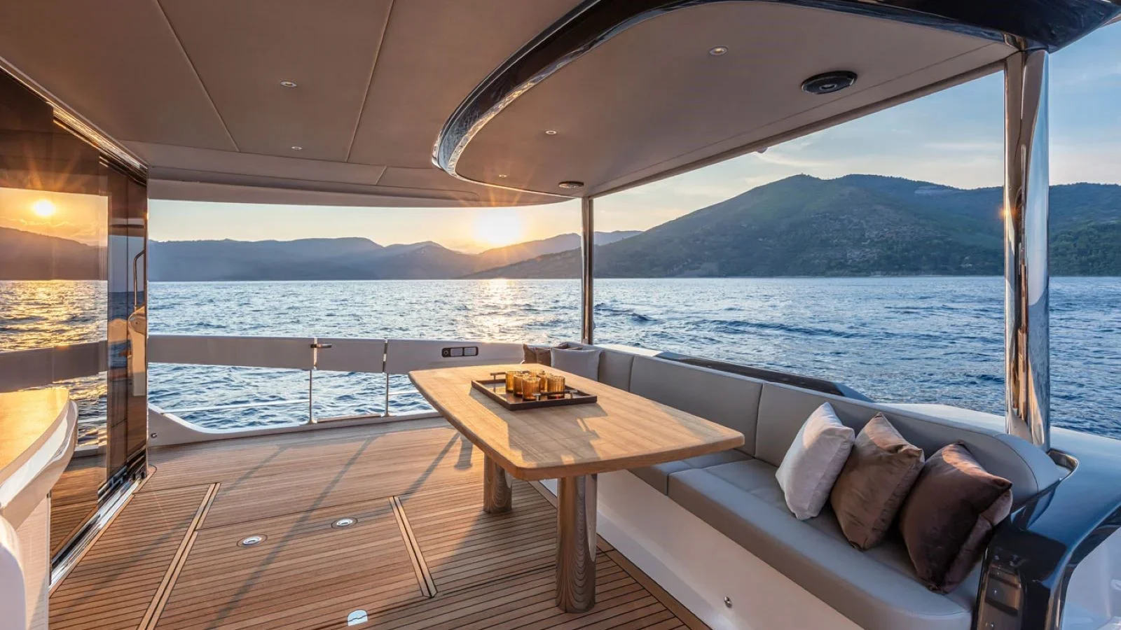 Absolute Yachts Navetta 64 — photo 6