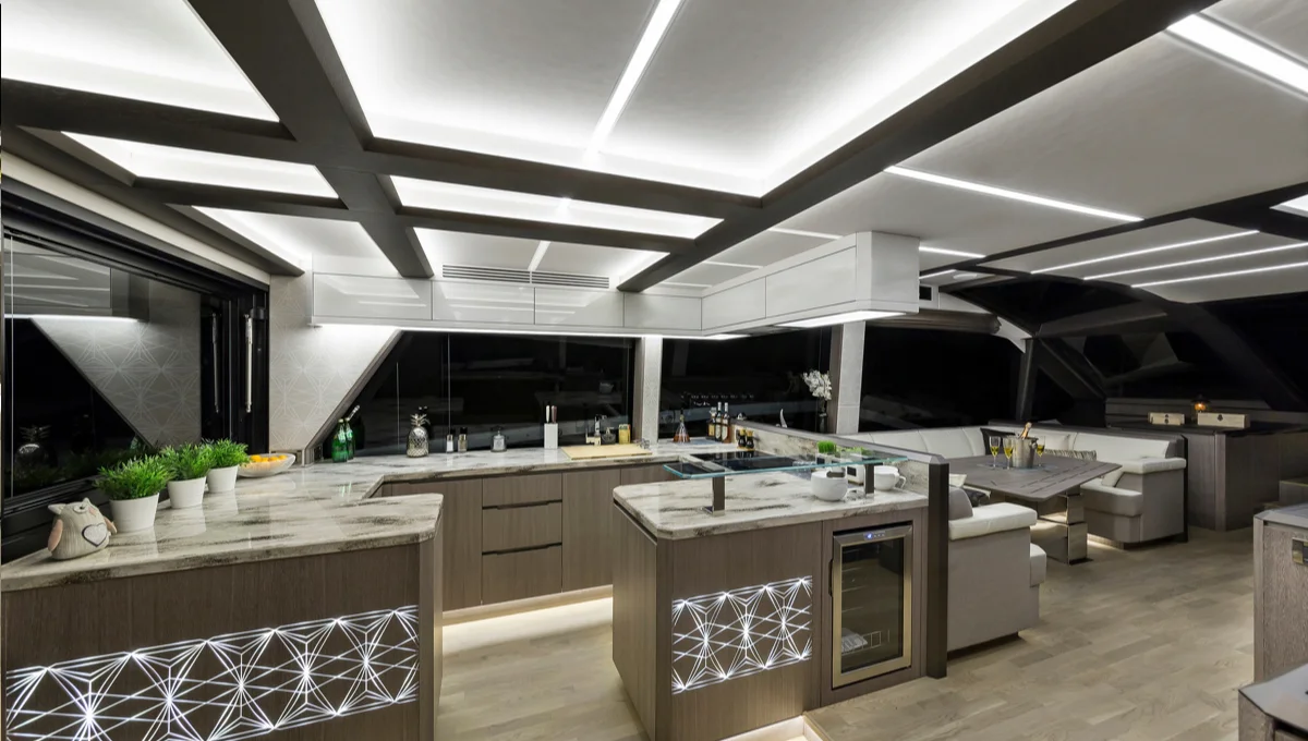 Galeon 640 fly — photo 10