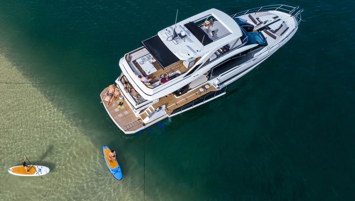 Galeon 640 fly — photo 6