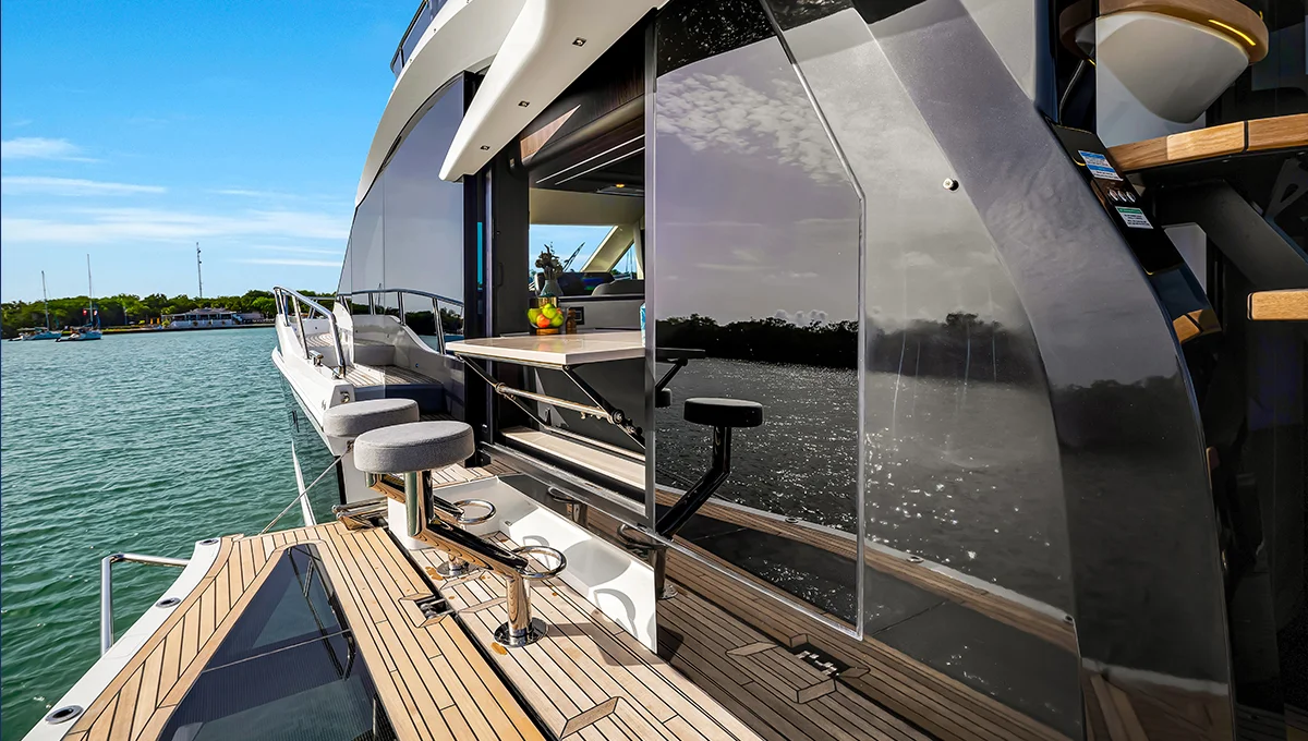 Galeon 560 fly — photo 8