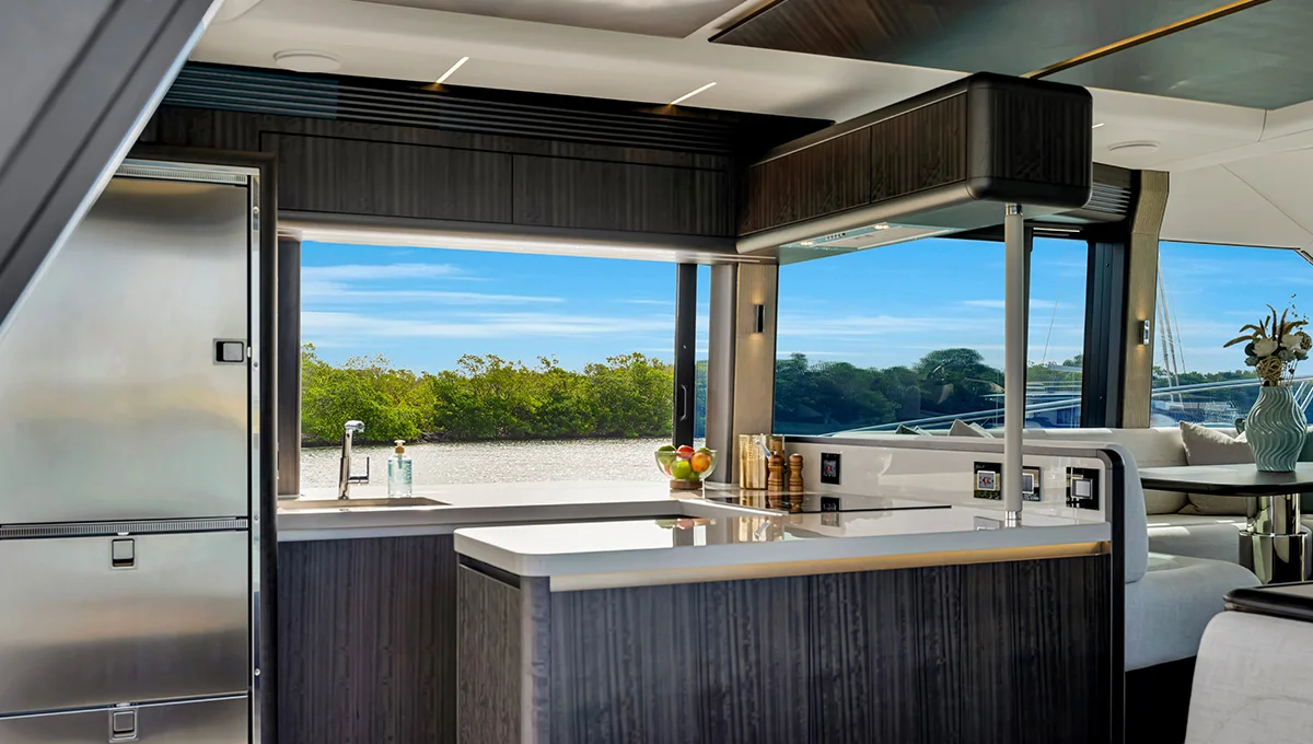 Galeon 560 fly — photo 9