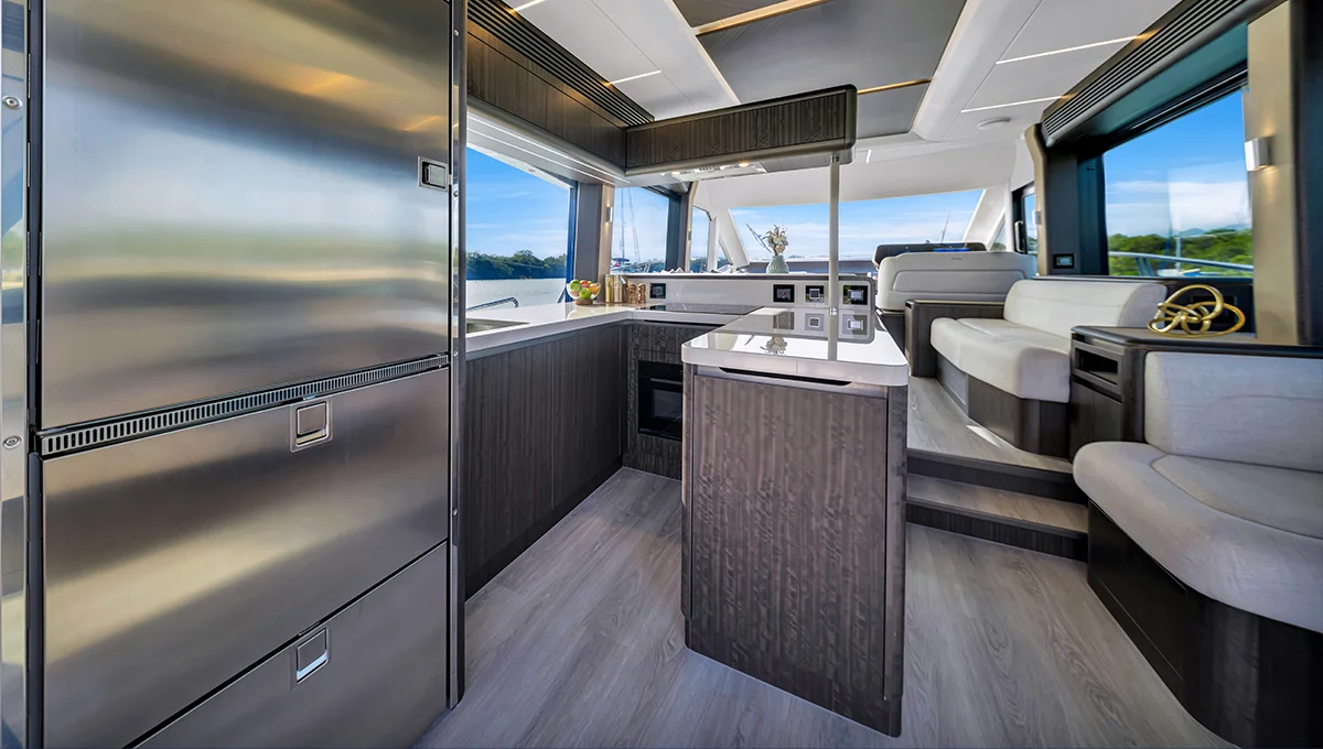 Galeon 560 fly — photo 10