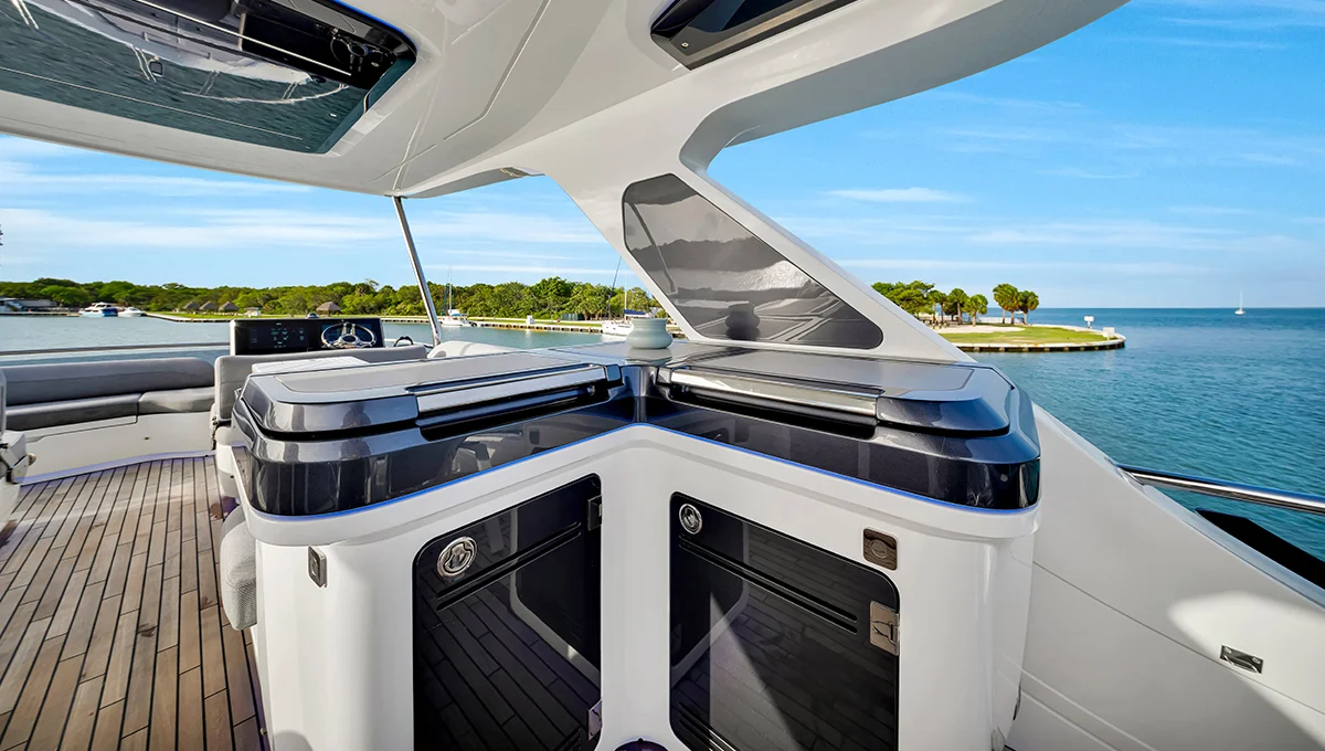Galeon 560 fly — photo 6