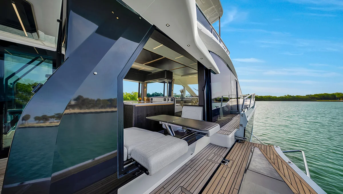 Galeon 560 fly — photo 7