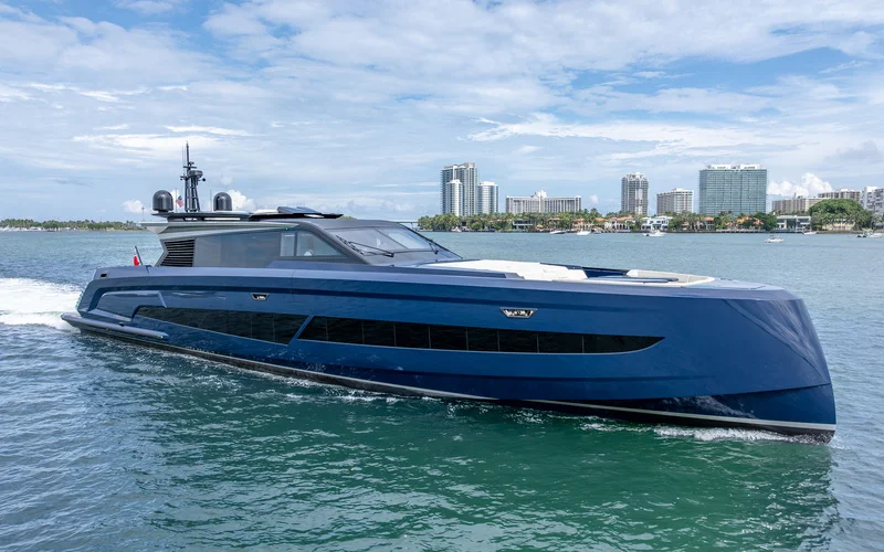 Vanquish Yachts VQ115 Veloce — photo 1