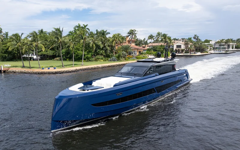 Vanquish Yachts VQ115 Veloce — photo 3
