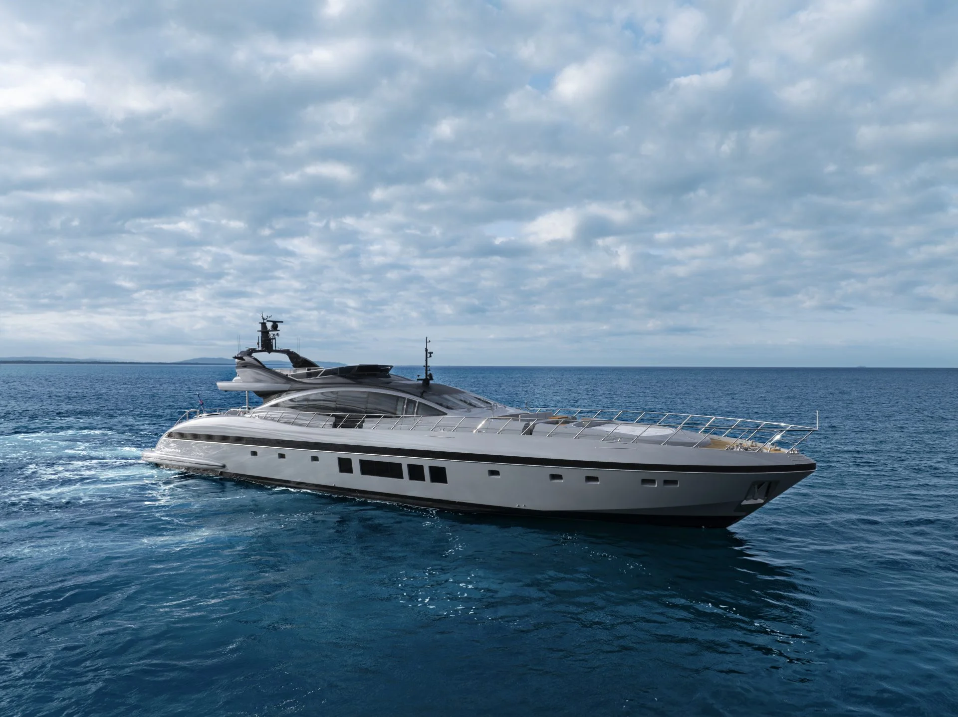 Mangusta Yachts Mangusta 132E — photo 2