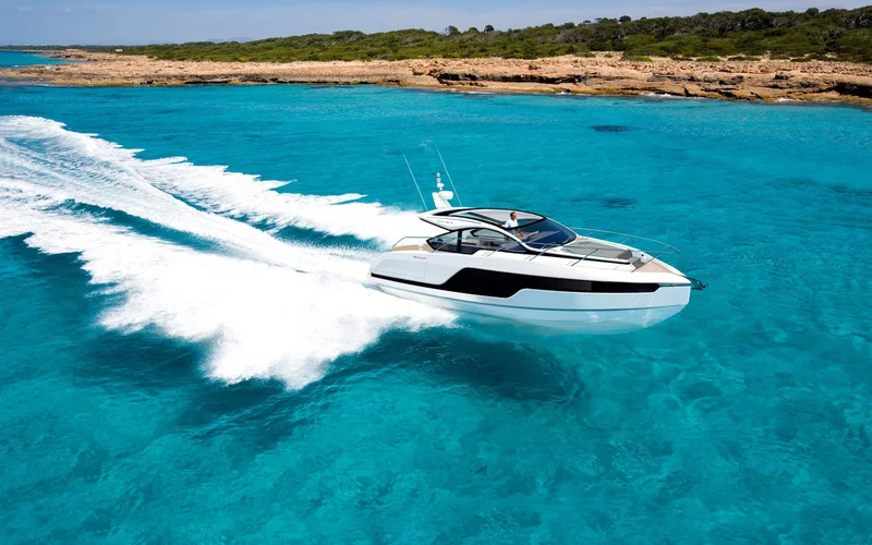 Fairline Targa 40 — photo 1