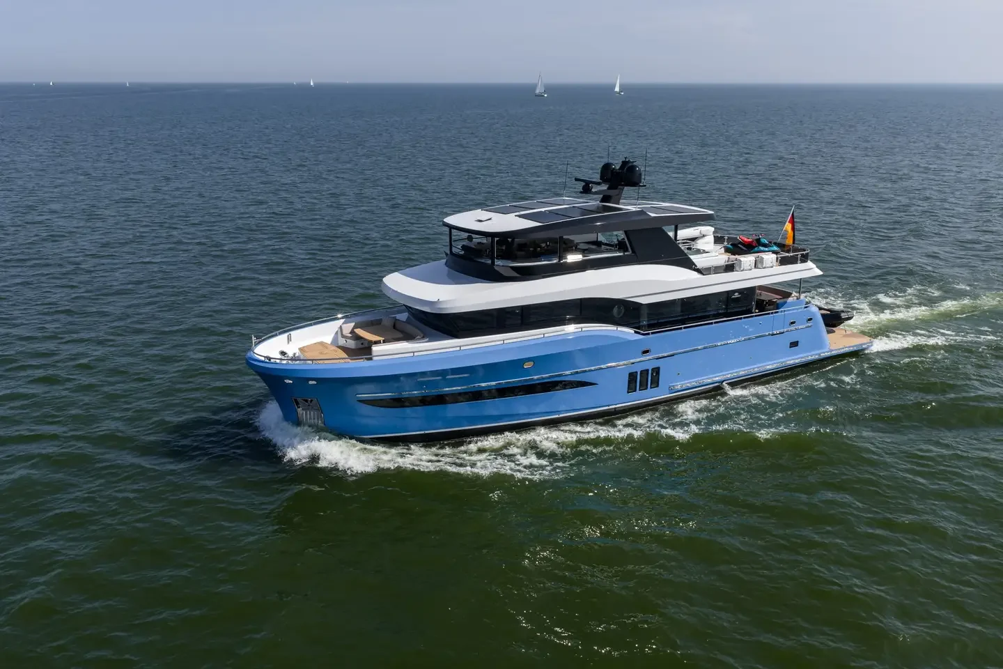 Steeller Yachts Ocean Explorer 85 — photo 3
