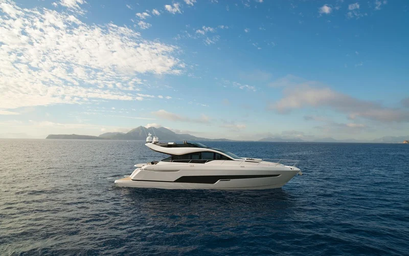 Fairline Phantom 65 — photo 4