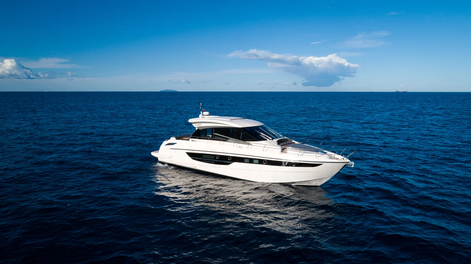 Cayman Yachts S520 — photo 5