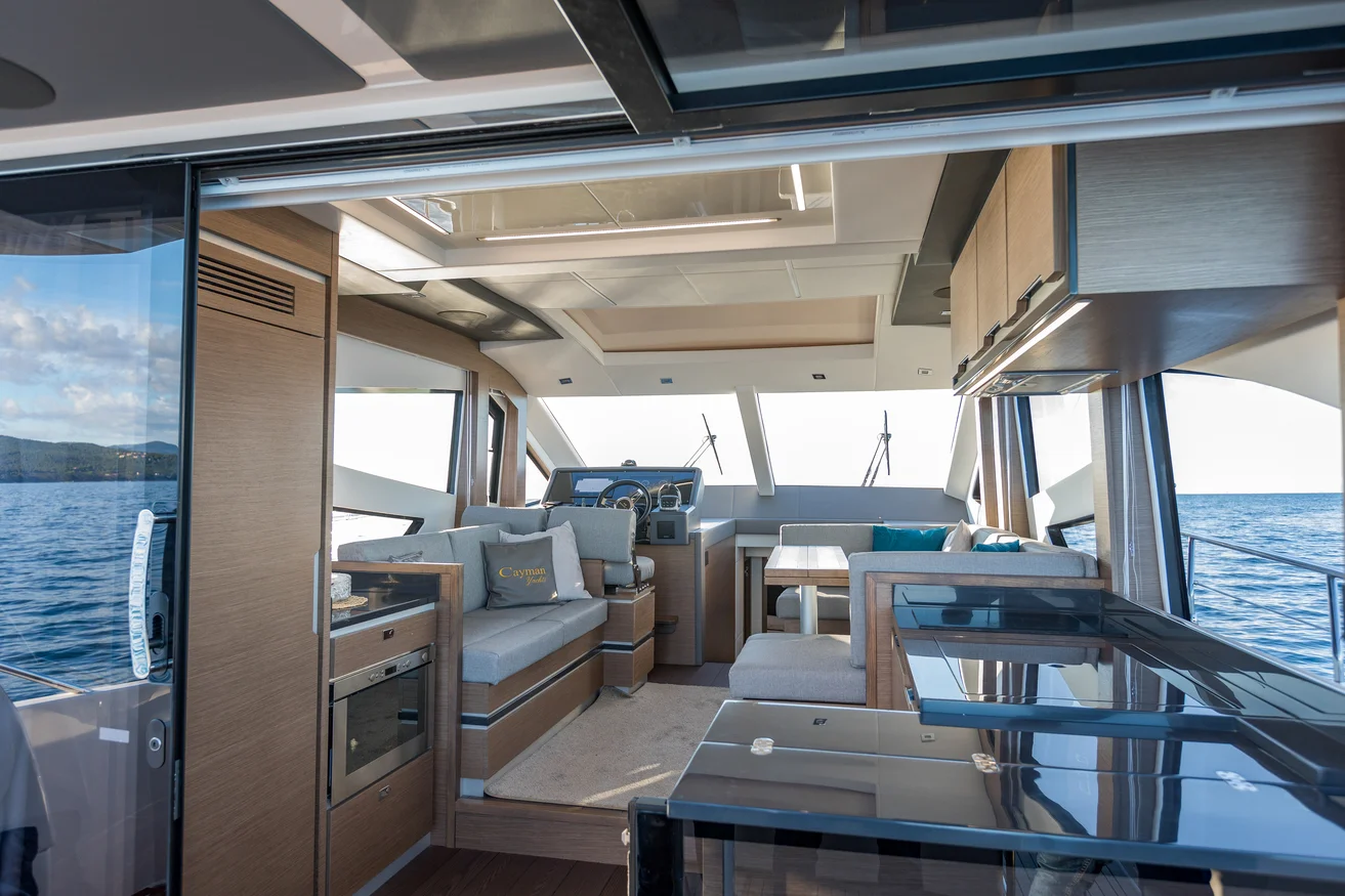 Cayman Yachts S520 — photo 10