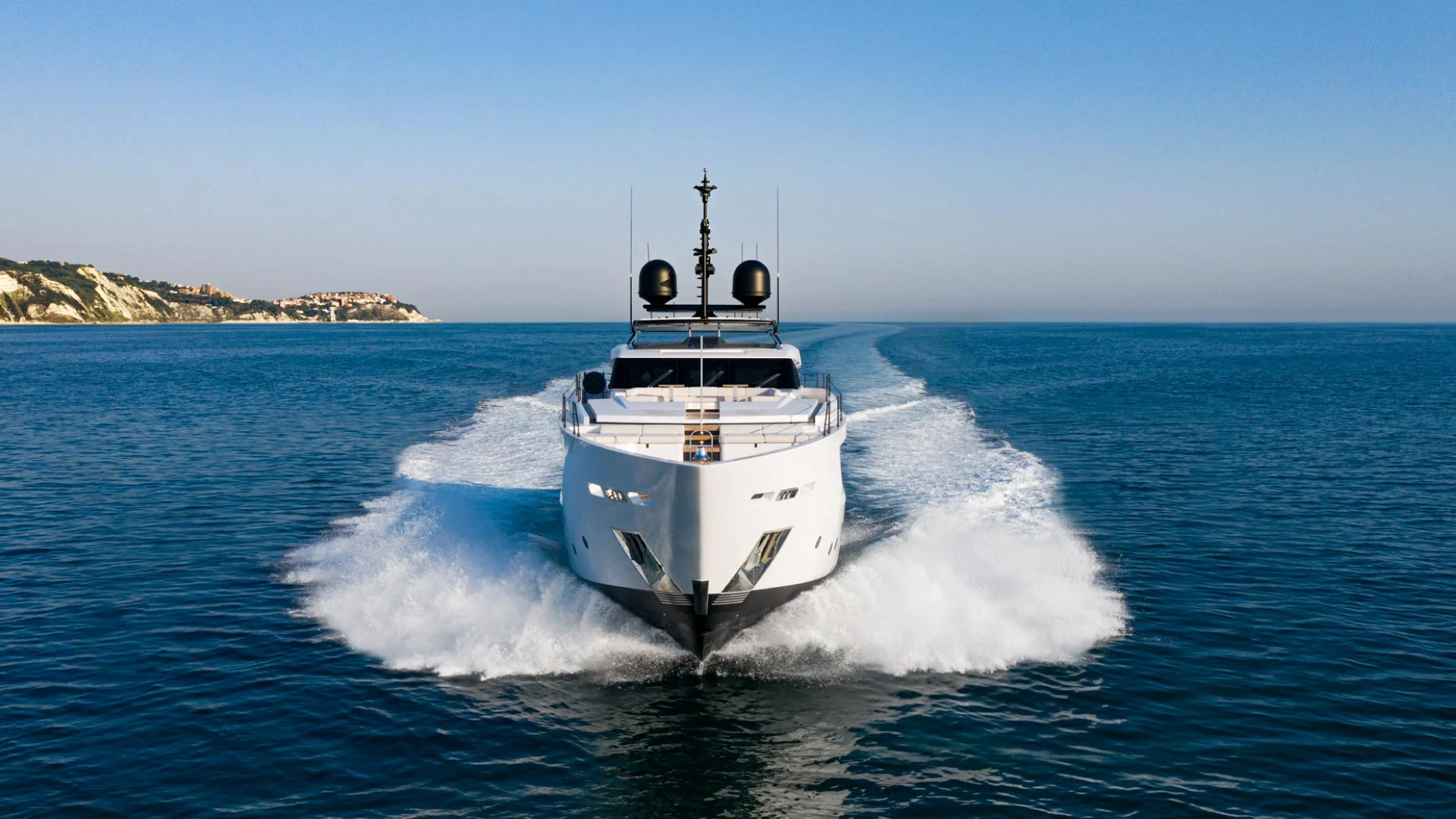 Custom Line Saetta 106 — photo 3